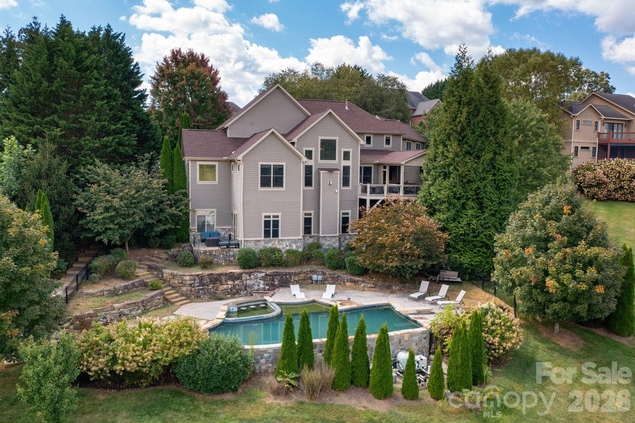 A place to live and to entertain! - Fletcher