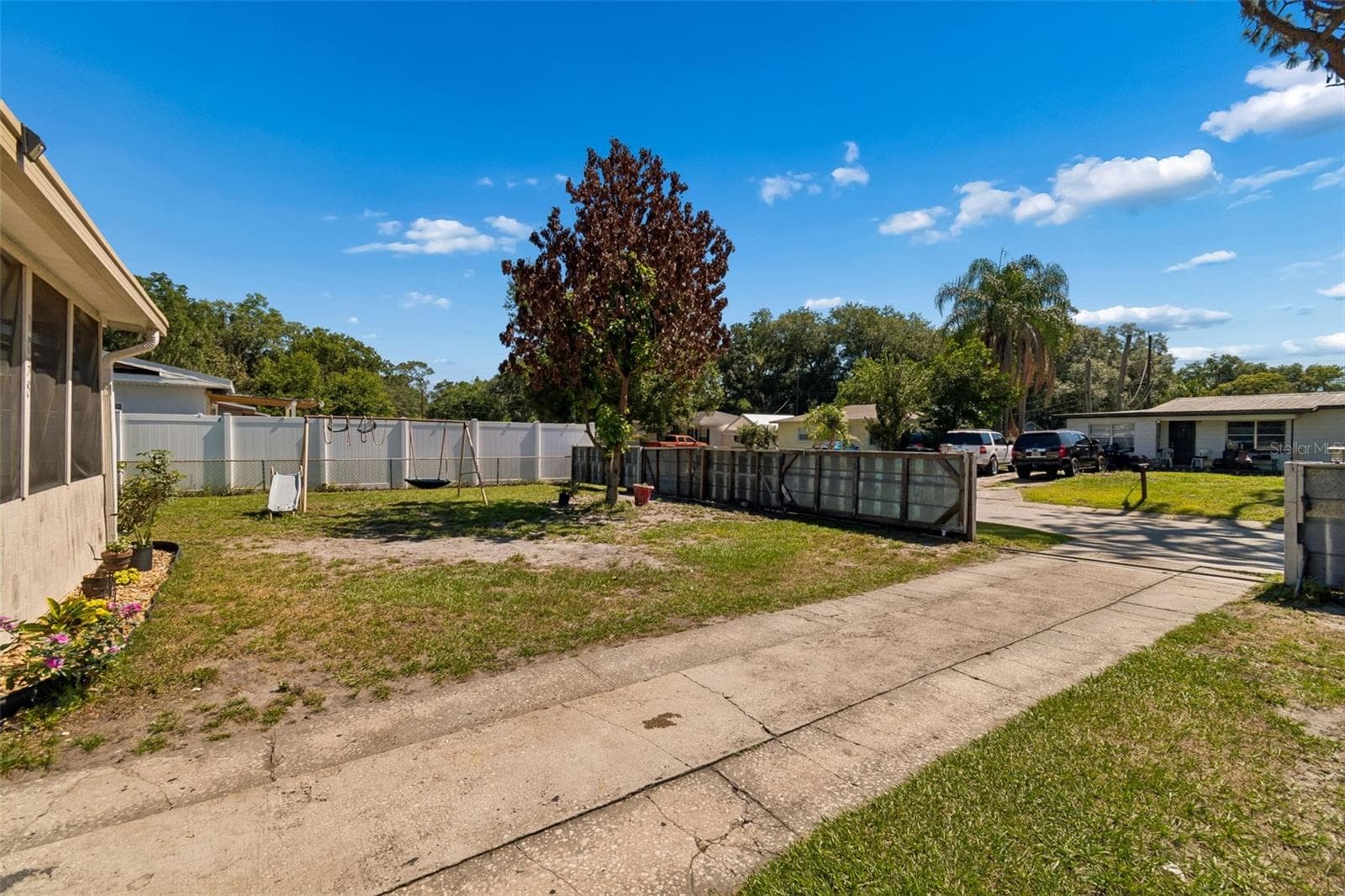 Single Family Residence at 1038 CANAL DR W, LAKELAND, photo 5 of 20