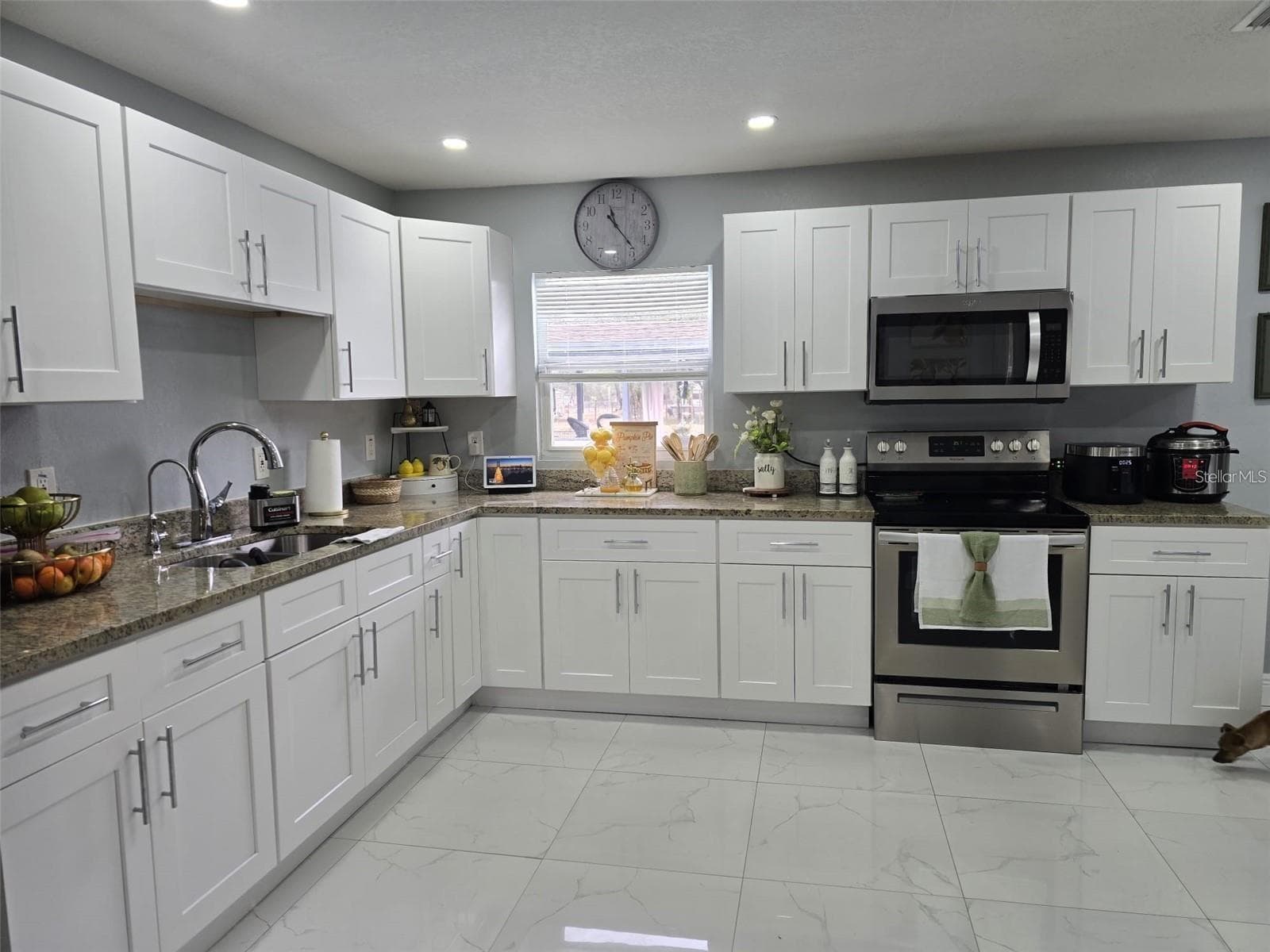 Single Family Residence at 16225 WHIPPOORWILL LN, SPRING HILL, photo 5 of 39