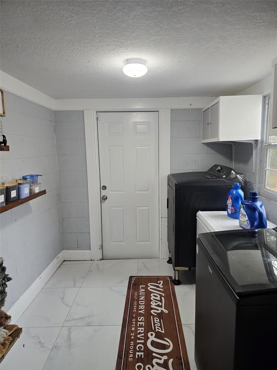 Single Family Residence at 16225 WHIPPOORWILL LN, SPRING HILL, photo 9 of 39