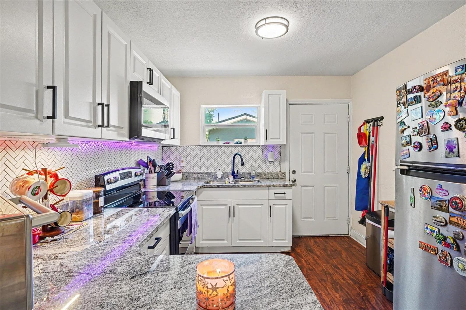 Single Family Residence at 614 W 6TH ST, LAKELAND, photo 5 of 16