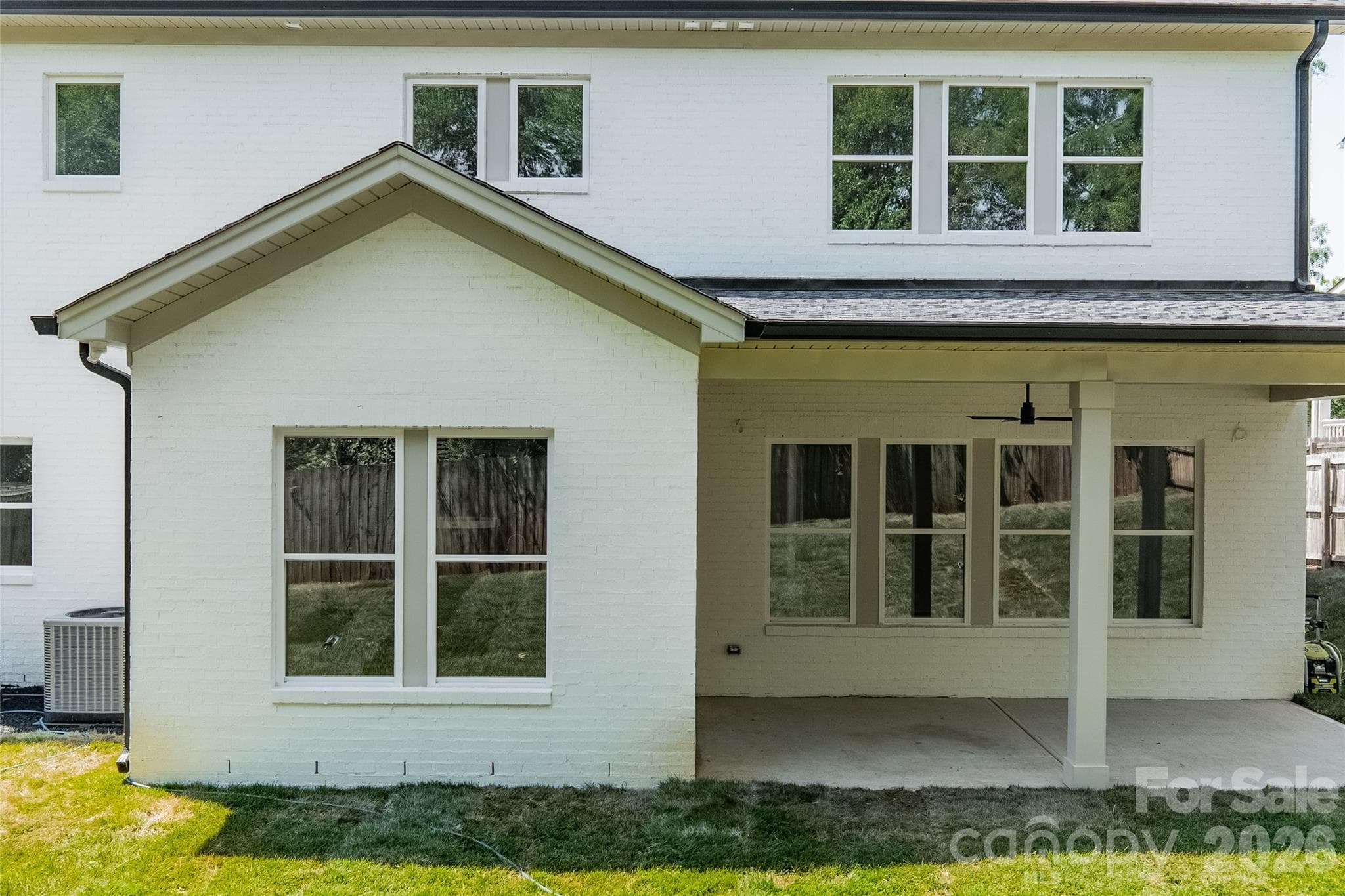 Single Family Residence at 2648 Roslyn Avenue, Charlotte, photo 8 of 40