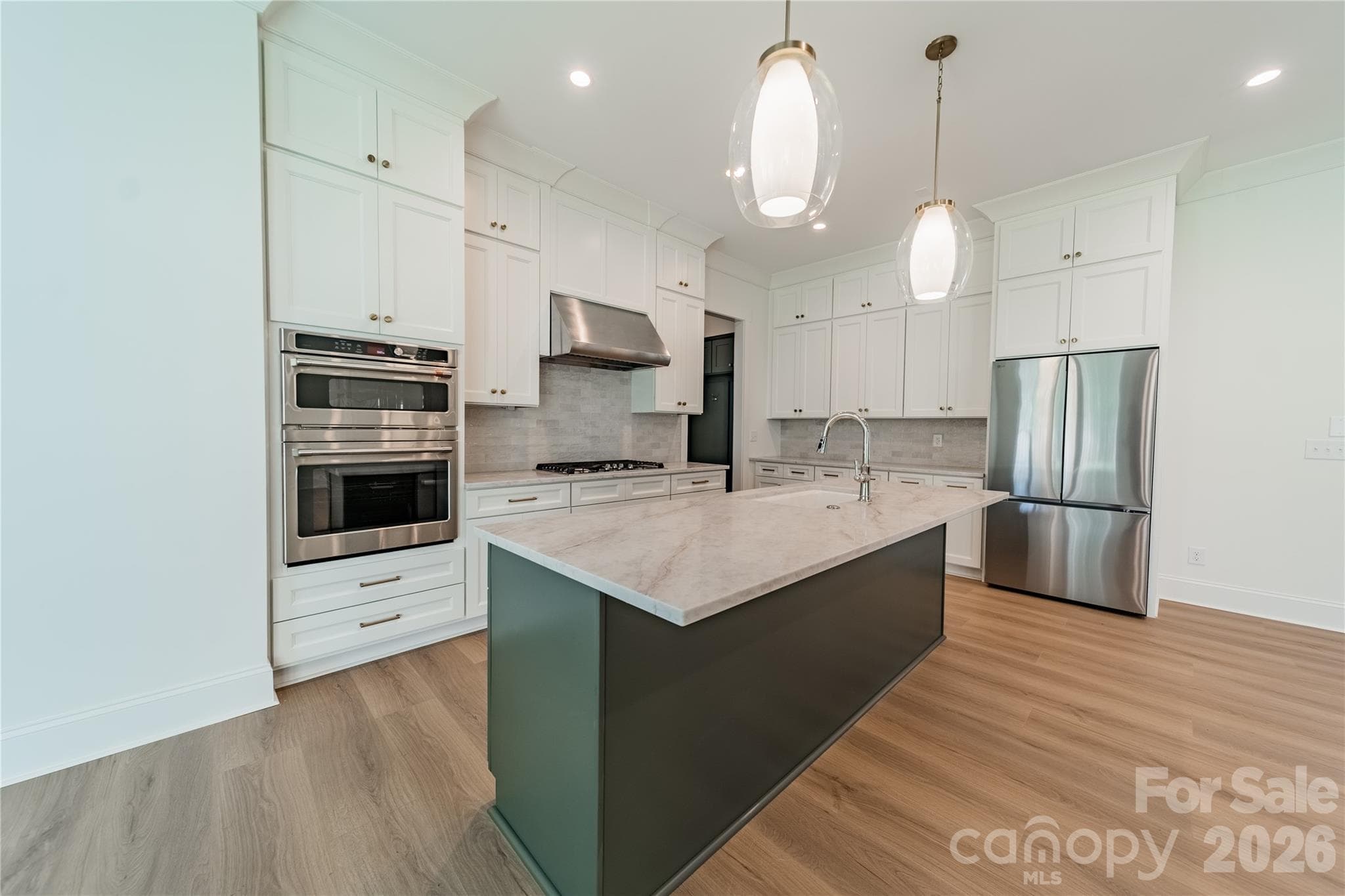 Single Family Residence at 2648 Roslyn Avenue, Charlotte, photo 17 of 40