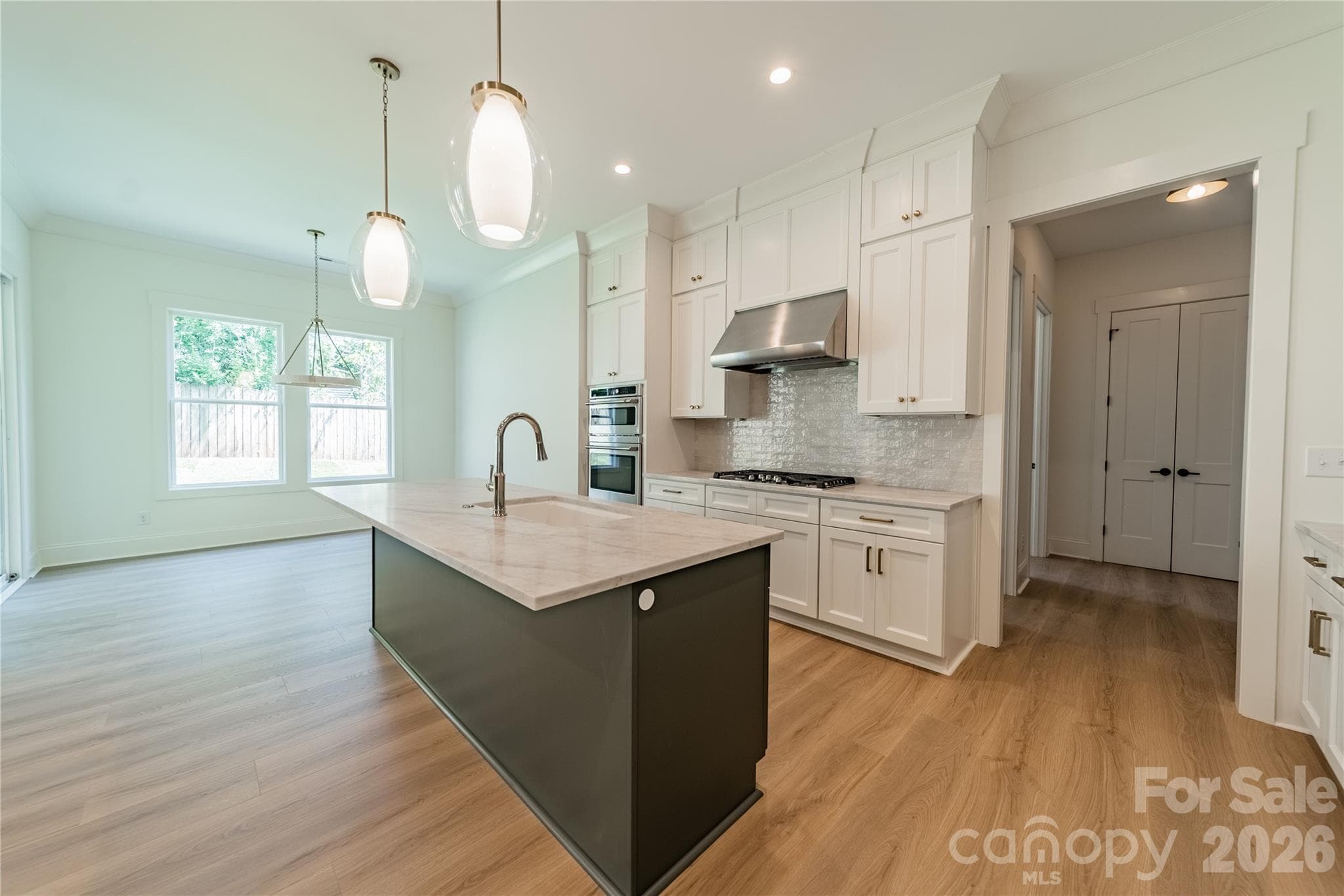 Single Family Residence at 2648 Roslyn Avenue, Charlotte, photo 18 of 40