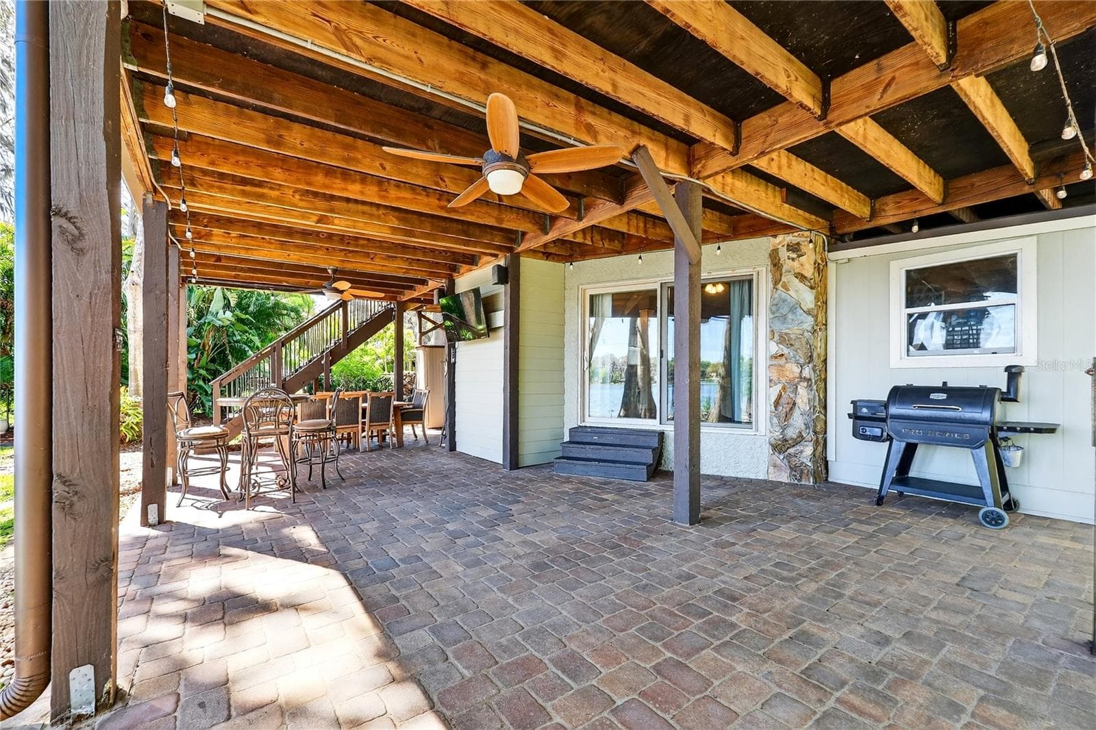 Back patio for entertaining - 19801 GUNN HWY, ODESSA