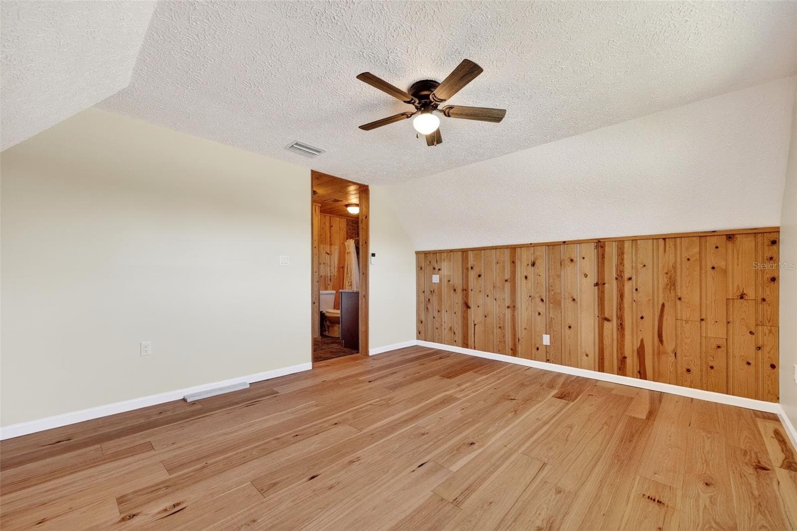 Primary bedroom to bath - 19801 GUNN HWY, ODESSA