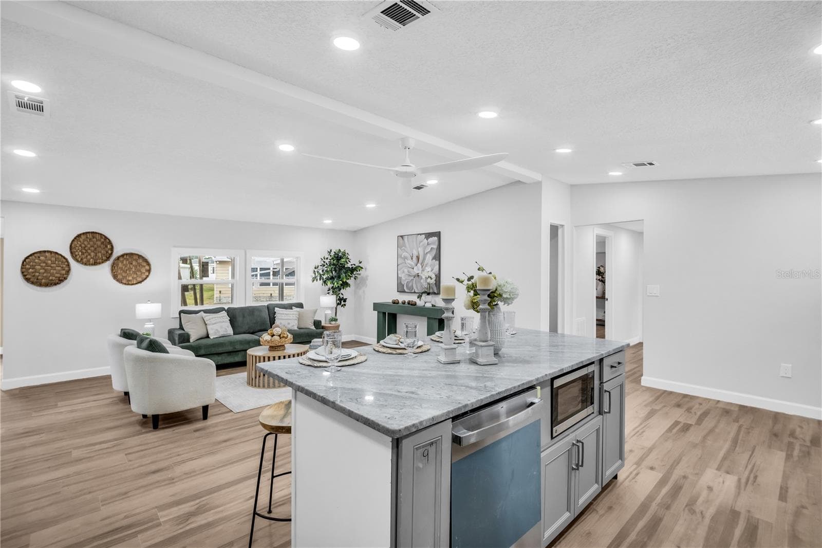 Manufactured Home at 193 BLUE MARLIN DR, OLDSMAR, photo 12 of 41