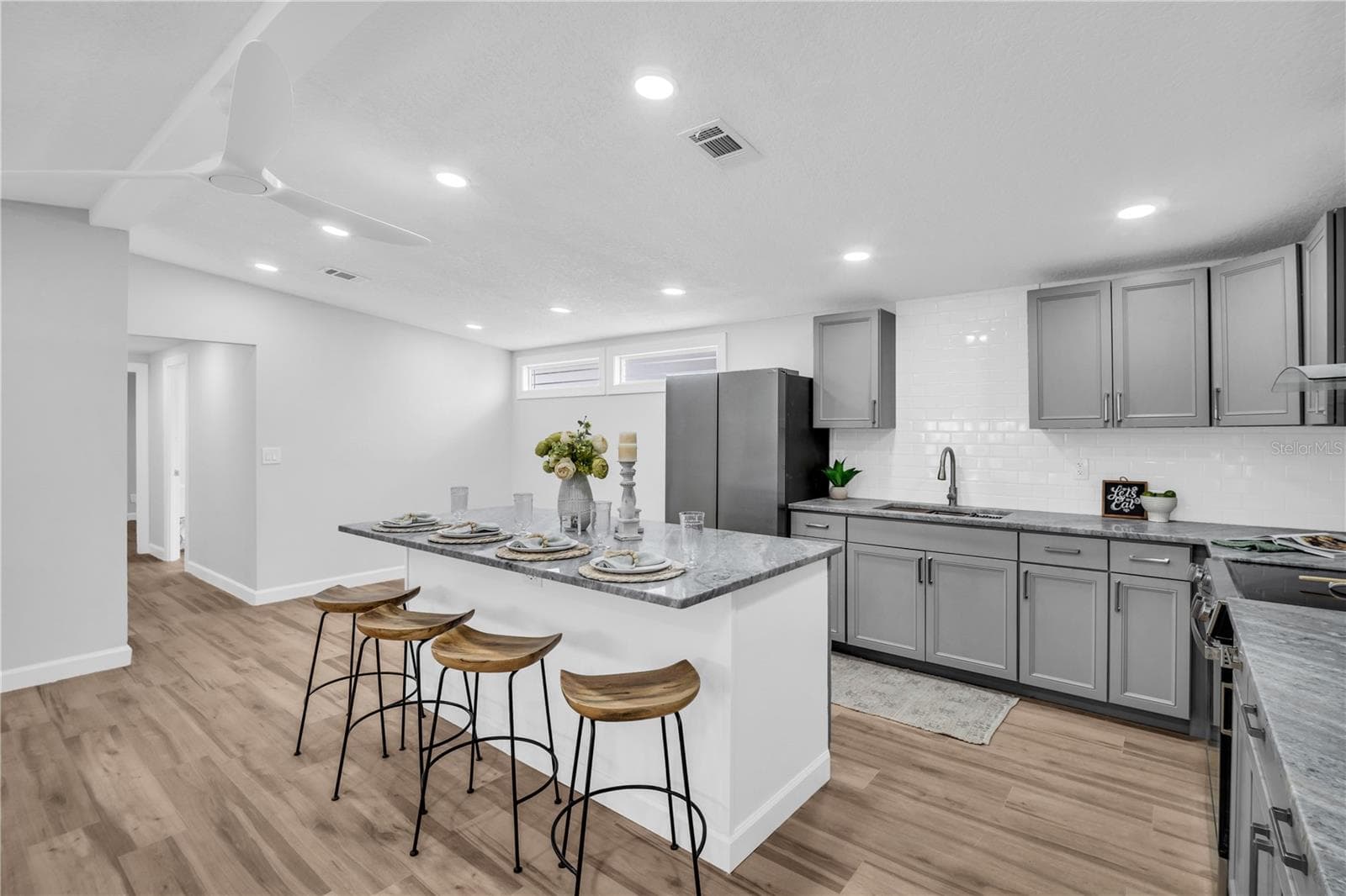 Manufactured Home at 193 BLUE MARLIN DR, OLDSMAR, photo 14 of 41