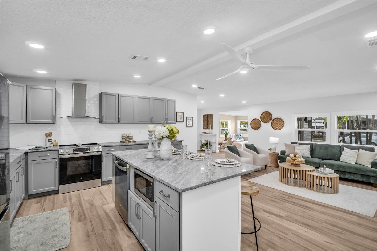 Manufactured Home at 193 BLUE MARLIN DR, OLDSMAR, photo 15 of 41
