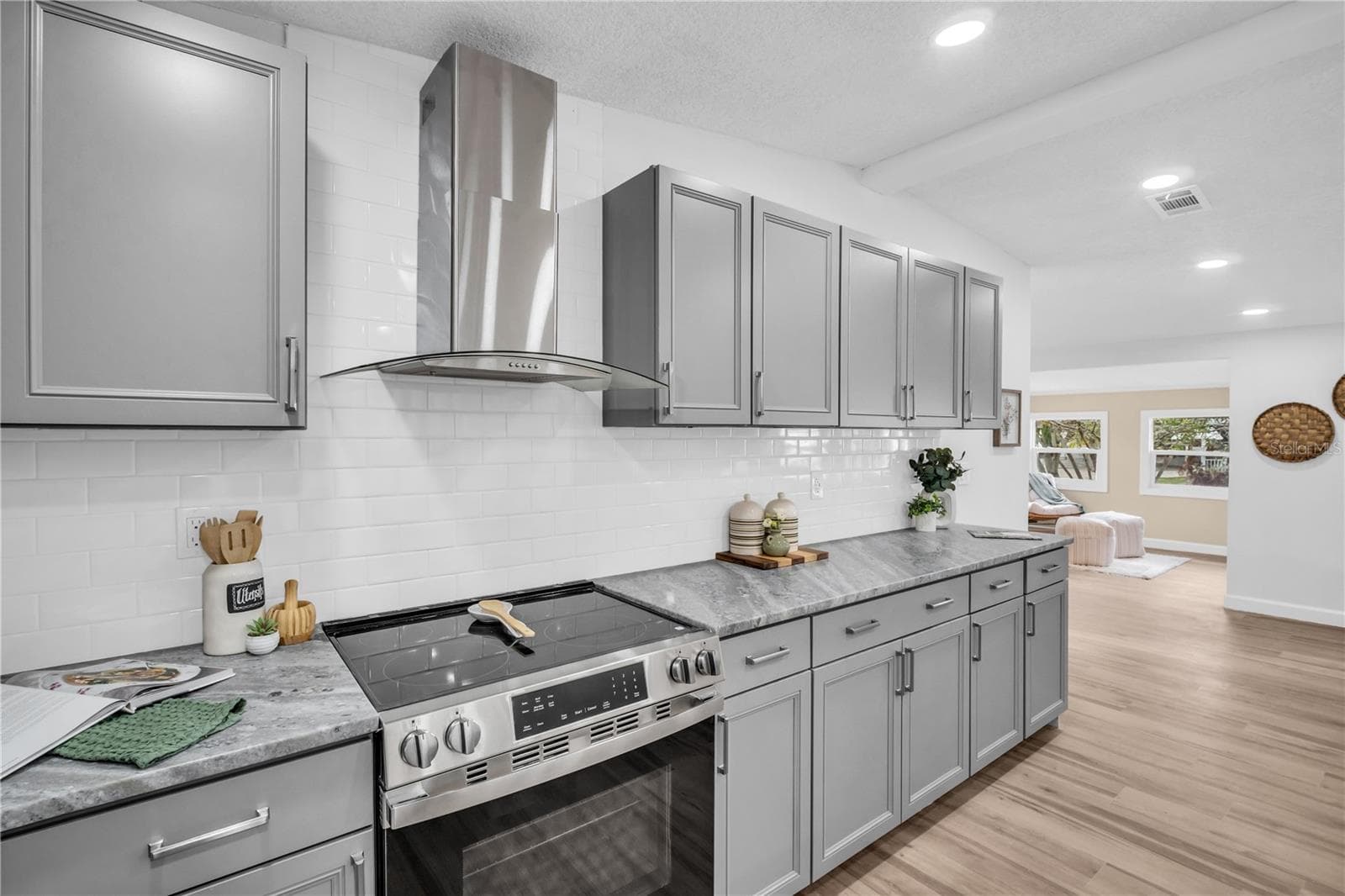 Manufactured Home at 193 BLUE MARLIN DR, OLDSMAR, photo 20 of 41