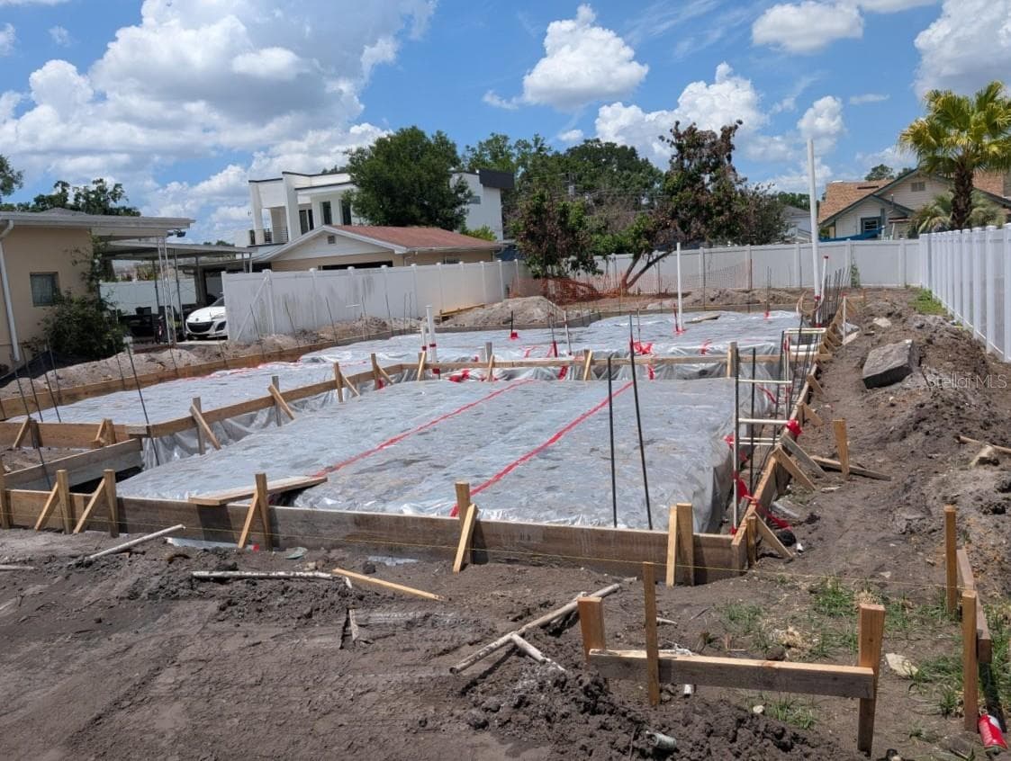 Foundation and utilities infrastructure - 905 W PLYMOUTH ST, TAMPA