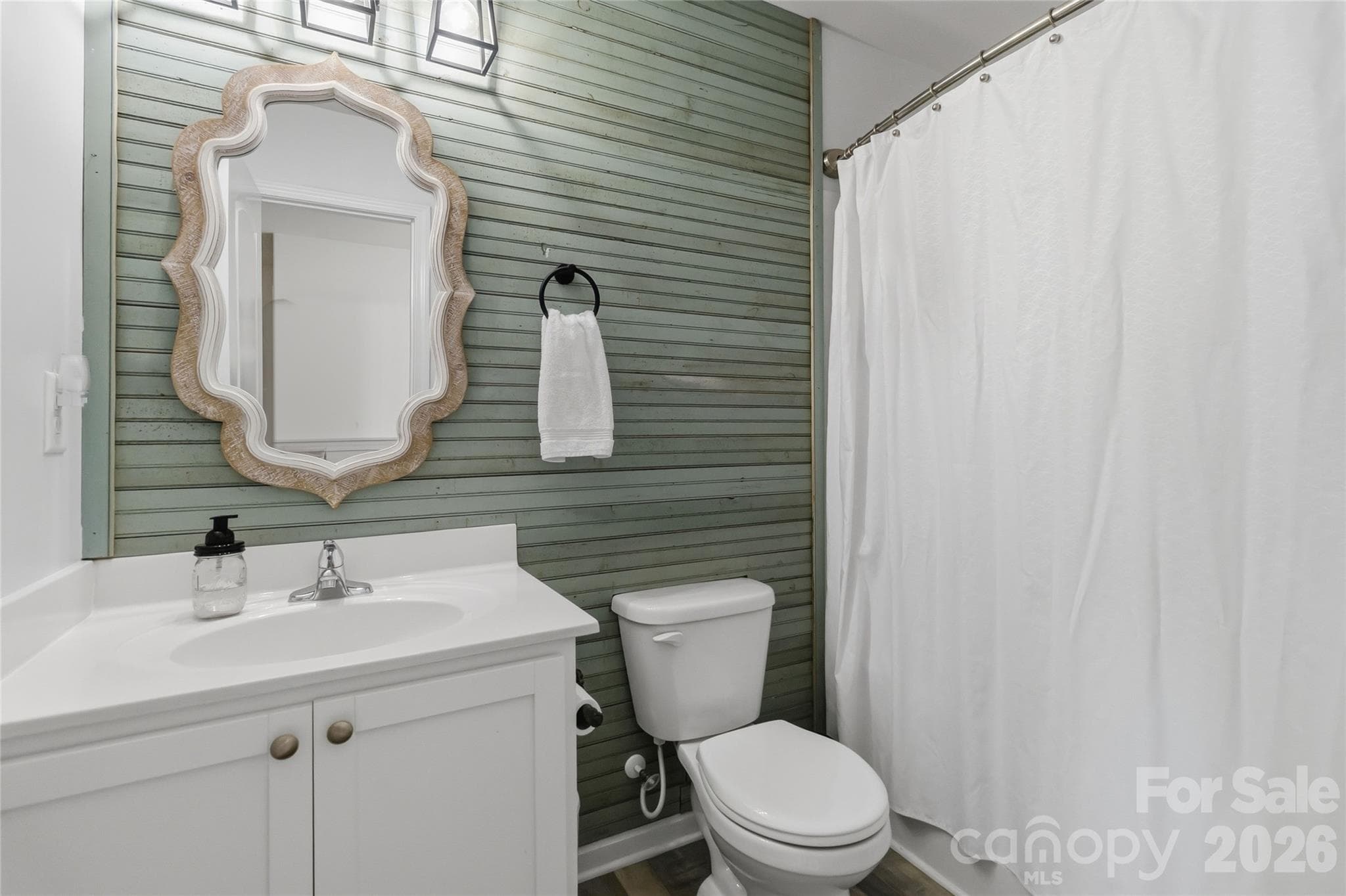 Single Family Residence at 2220 Pinnacle View Drive, Kings Mountain, photo 13 of 30