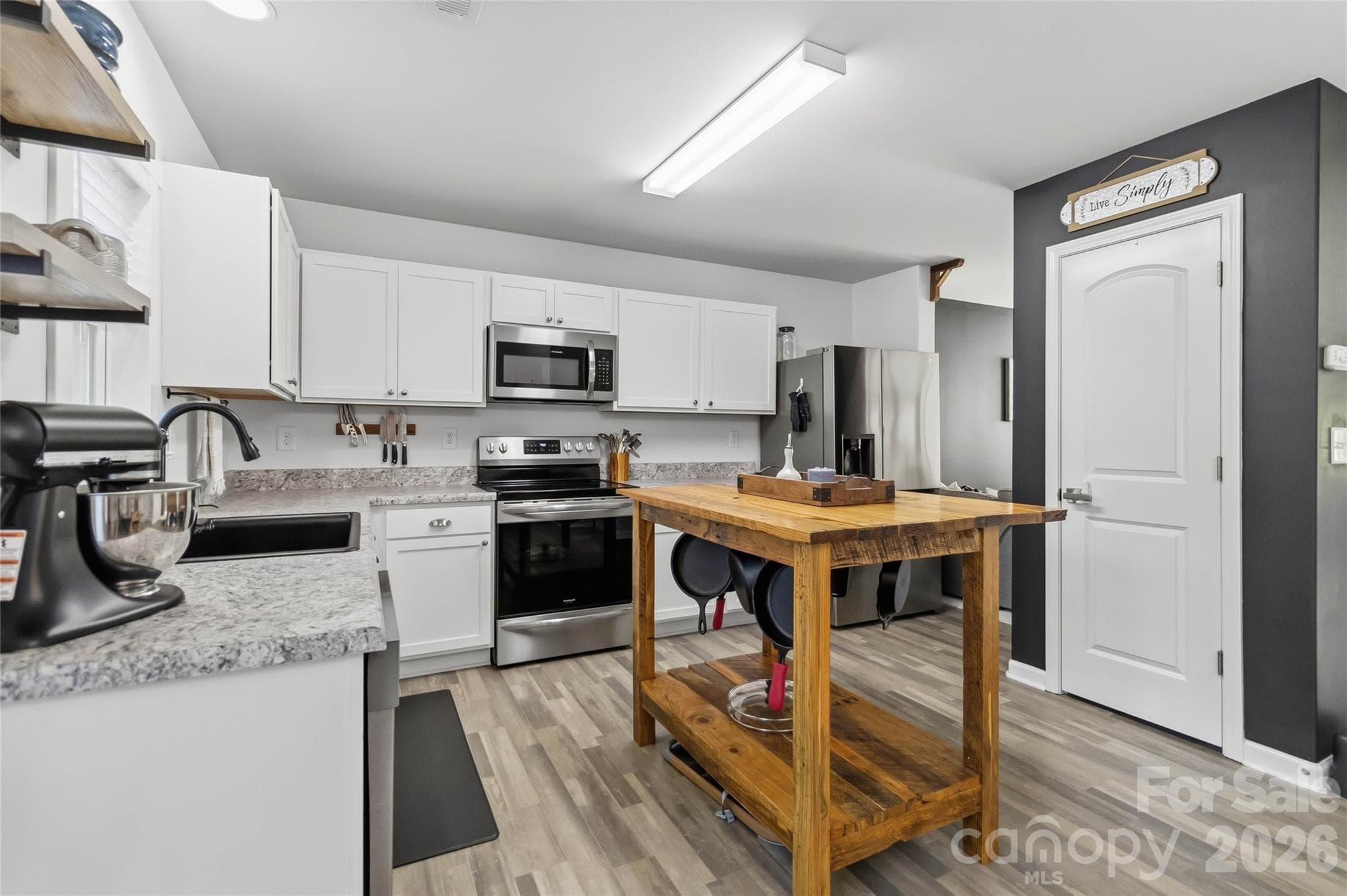 Single Family Residence at 2220 Pinnacle View Drive, Kings Mountain, photo 15 of 30
