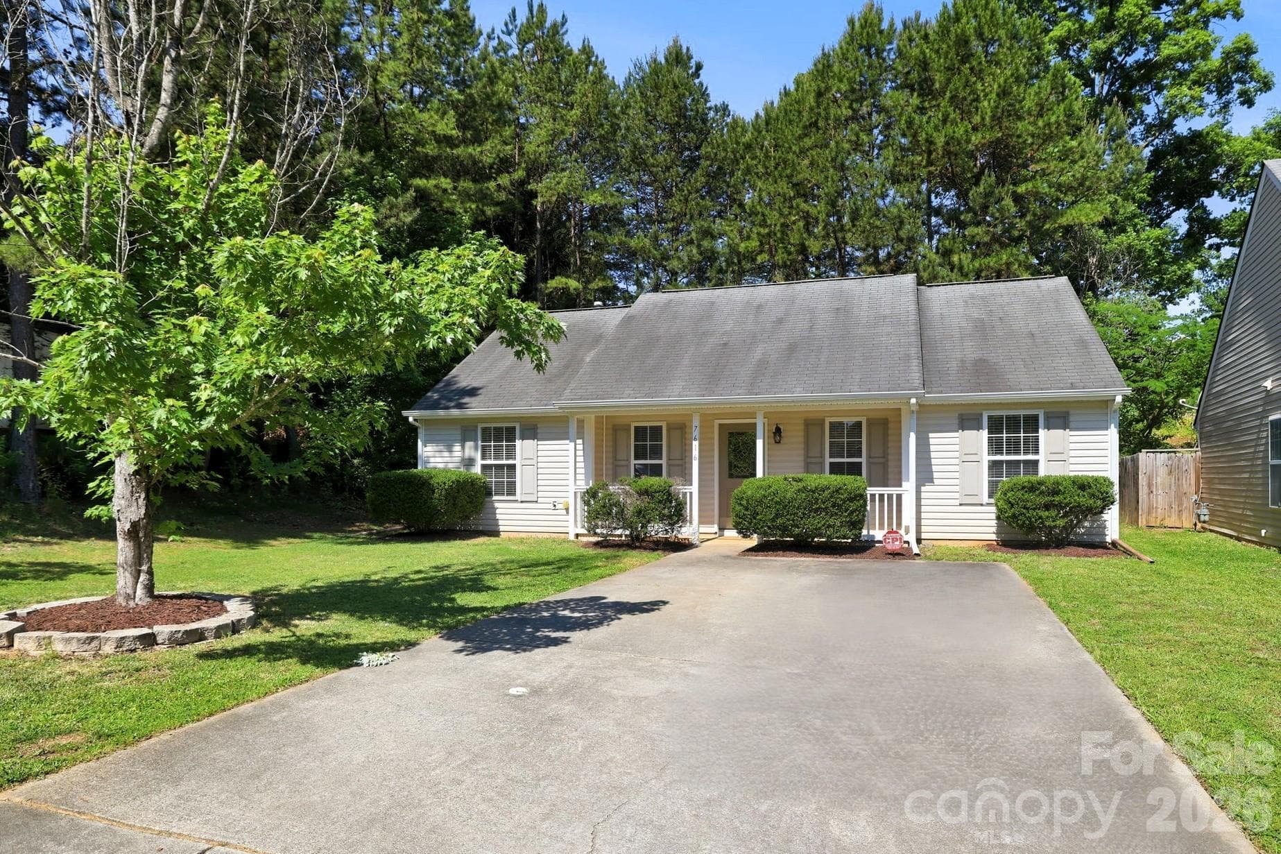 Oversized Driveway - 7616 Silver Arrow Drive, Charlotte