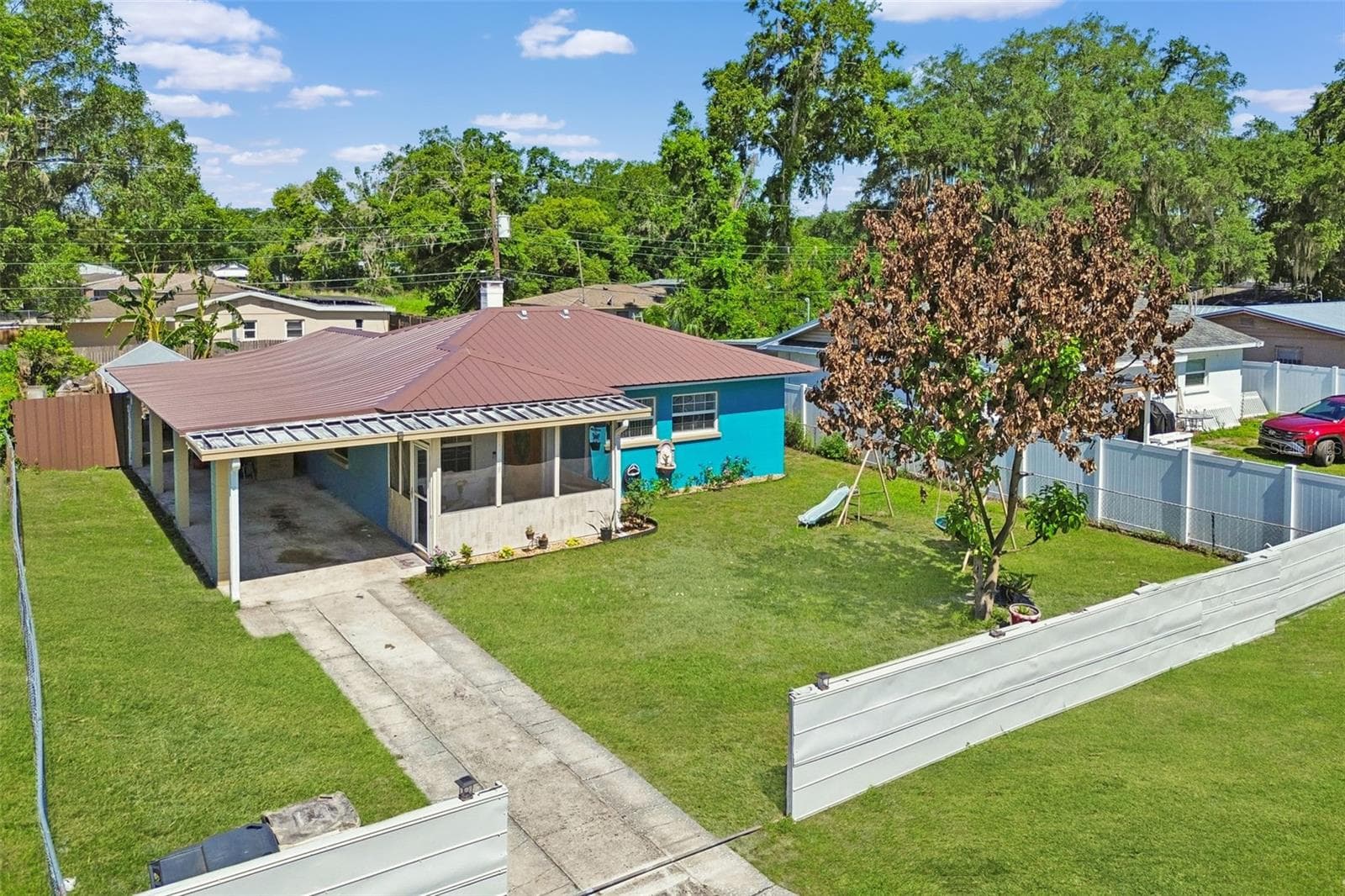 1038 CANAL DR W