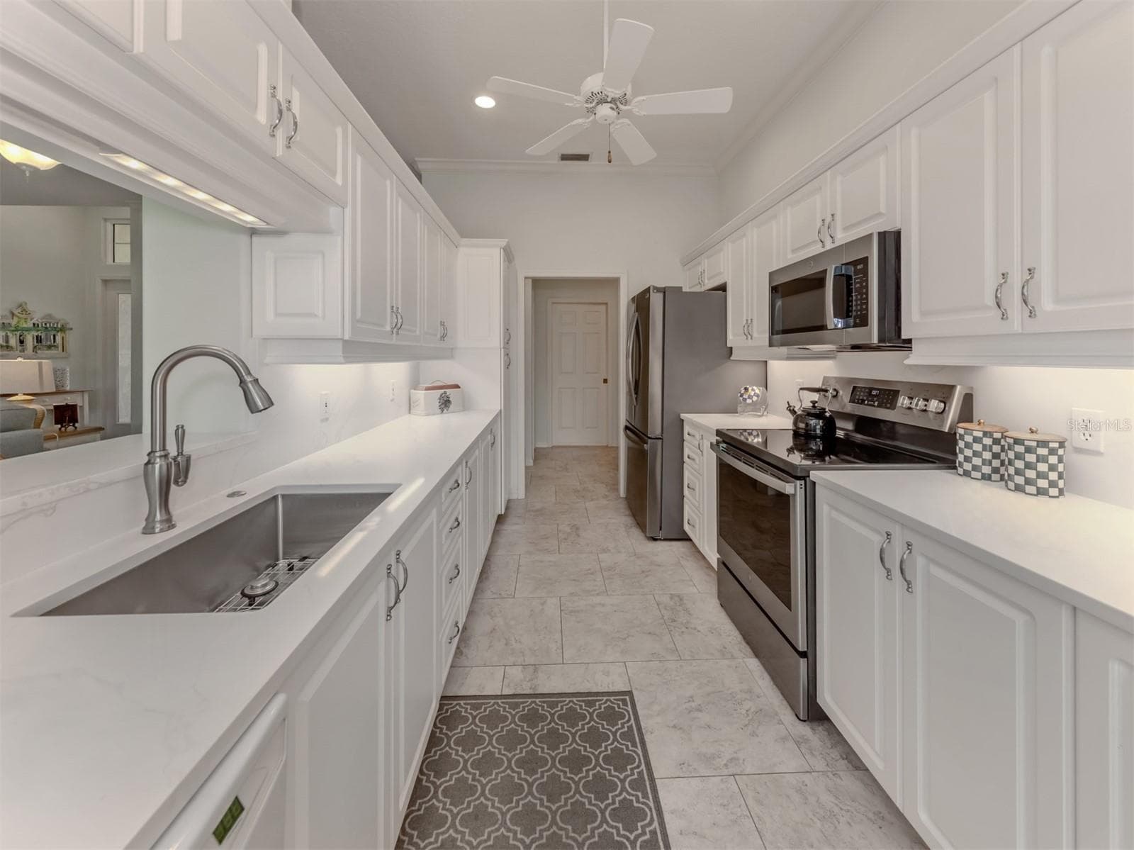 Single Family Residence at 417 WELLINGTON CT, VENICE, photo 13 of 70
