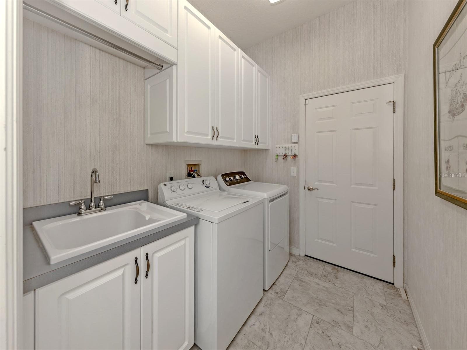 Single Family Residence at 417 WELLINGTON CT, VENICE, photo 24 of 70