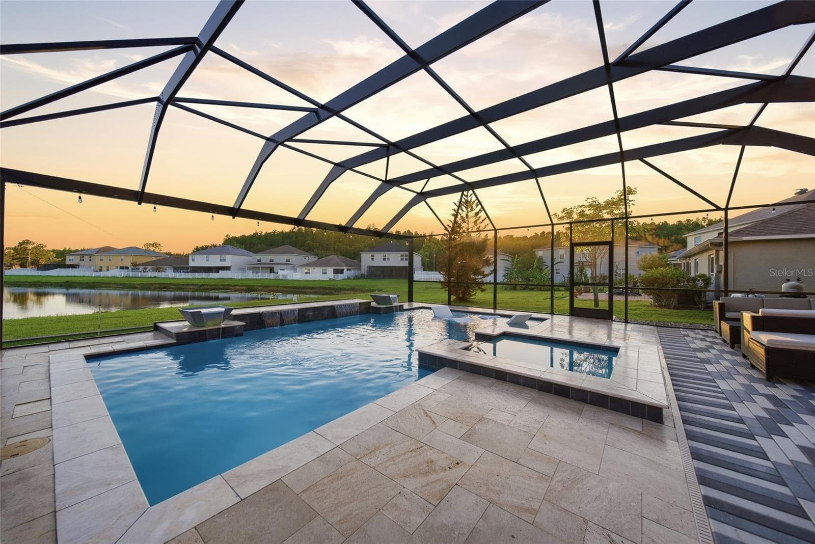 Single Family Residence at 18133 BAHAMA BAY DR, TAMPA, photo 8 of 52