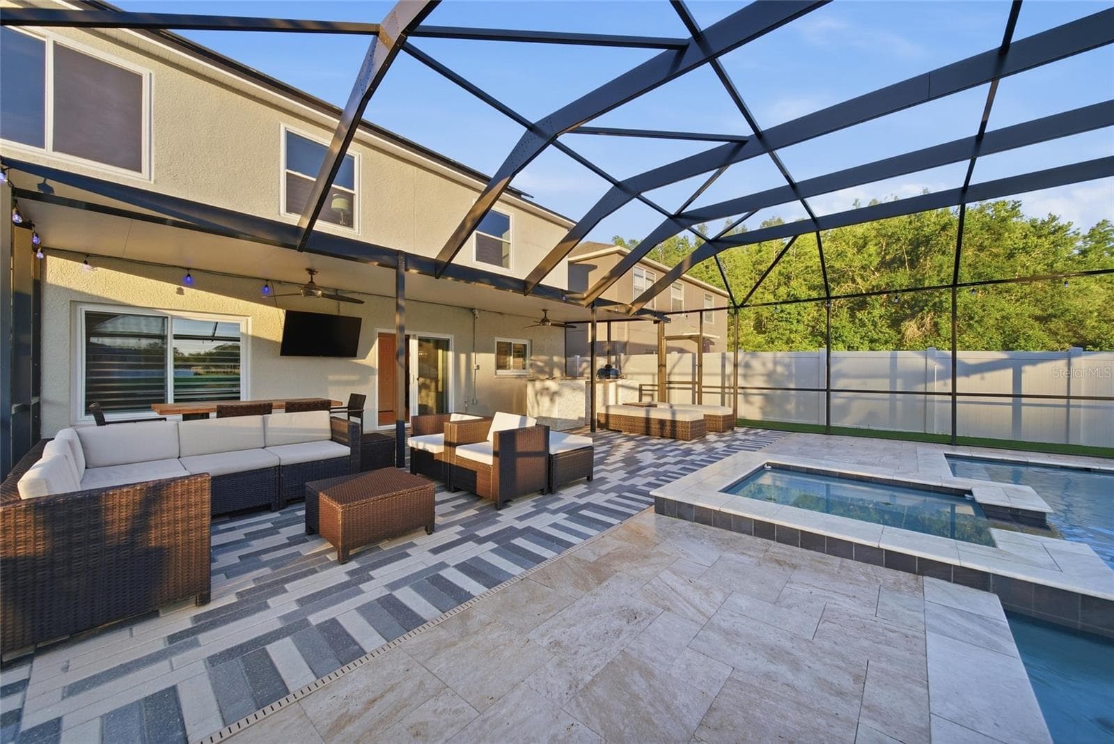 Single Family Residence at 18133 BAHAMA BAY DR, TAMPA, photo 13 of 52