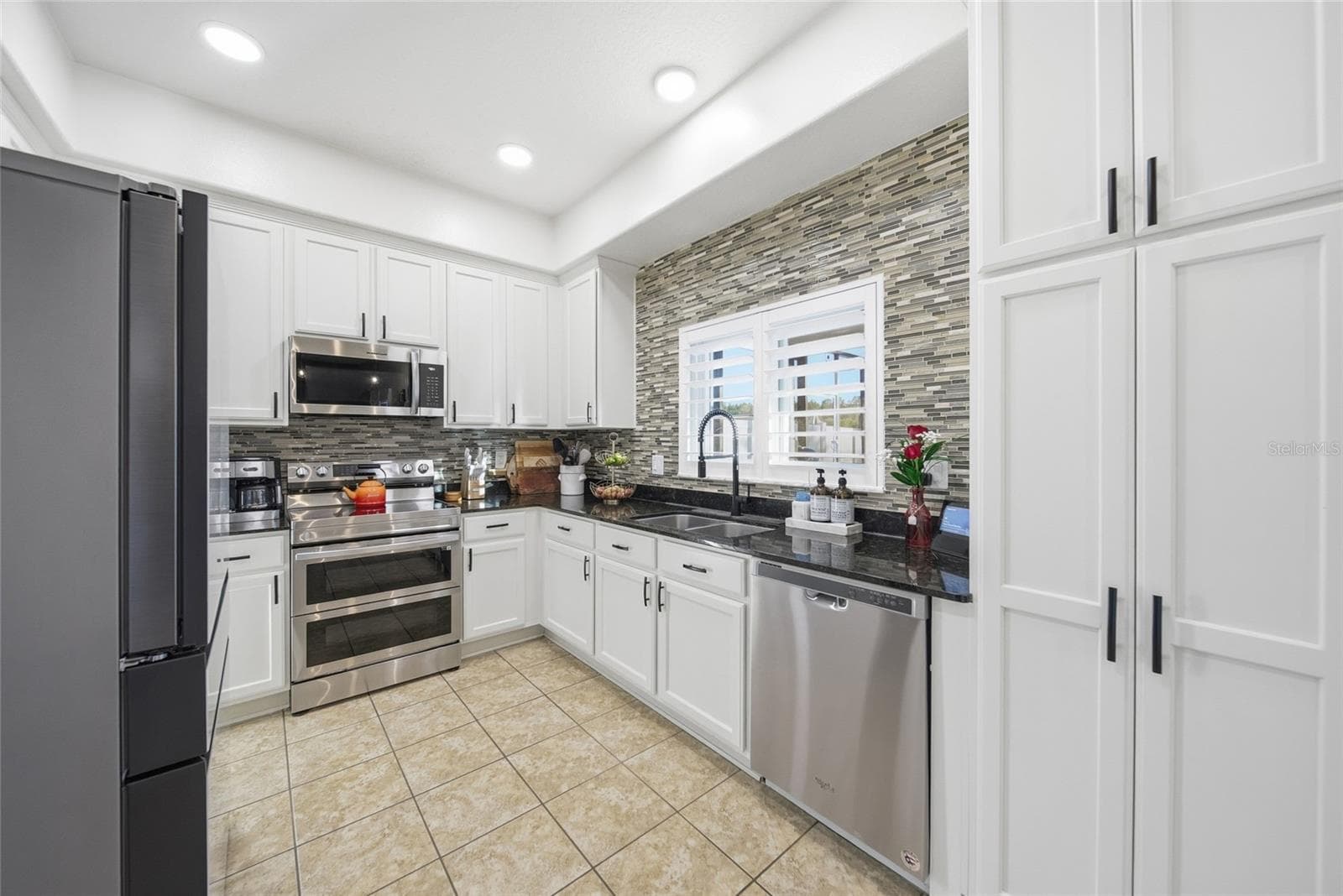 Single Family Residence at 18133 BAHAMA BAY DR, TAMPA, photo 18 of 52