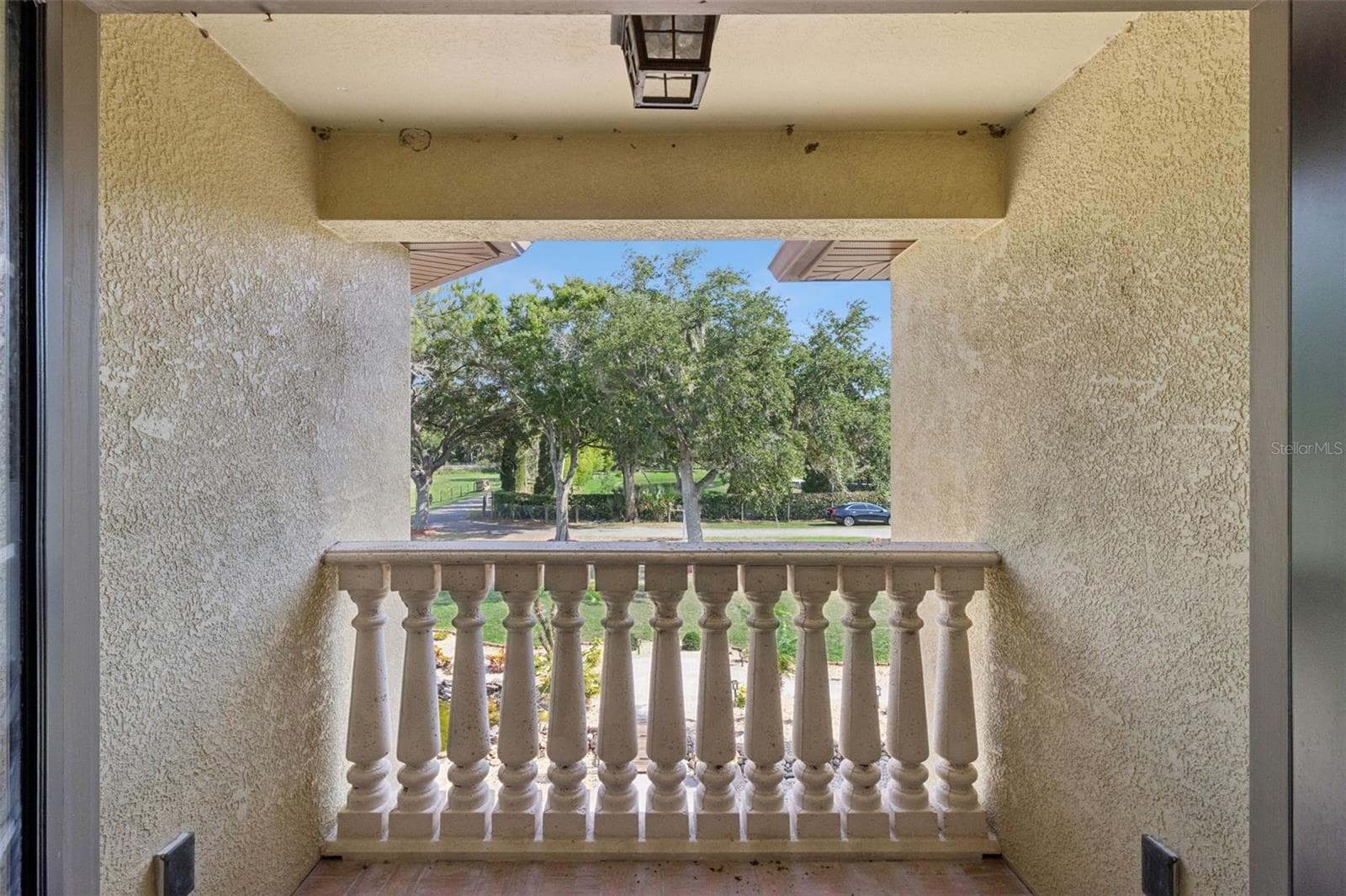 Second level loft balcony. - 4524 STONE WALL LN, PLANT CITY