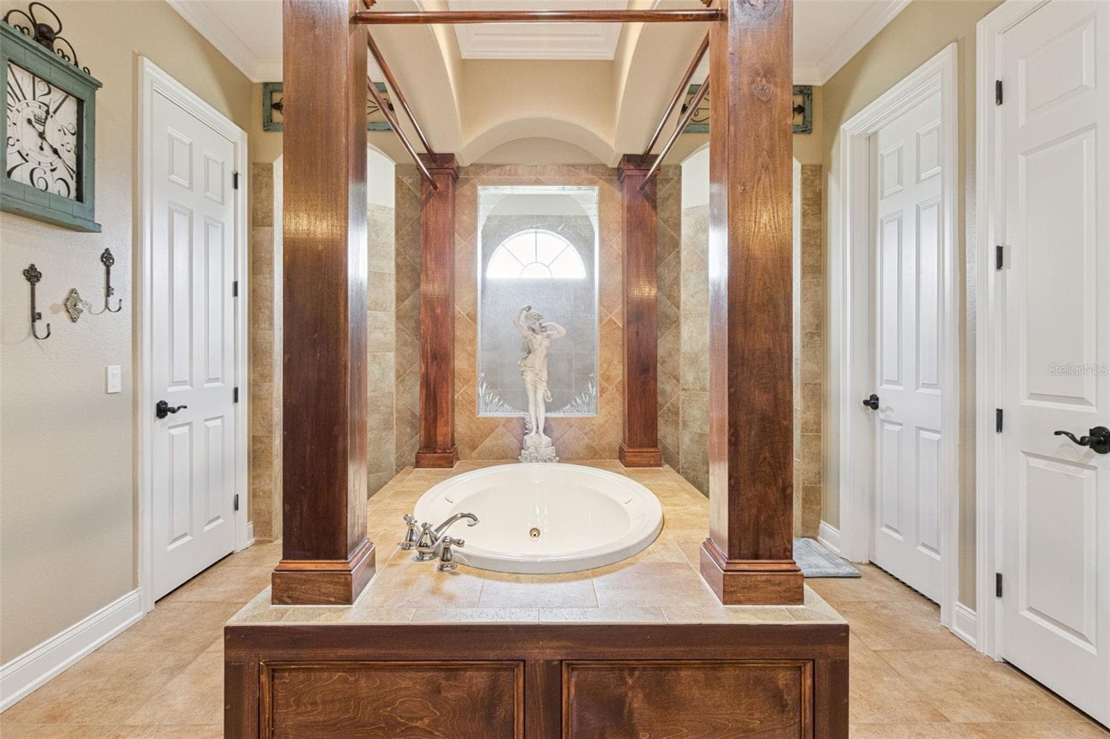 Primary bath - jetted garden tub. - 4524 STONE WALL LN, PLANT CITY