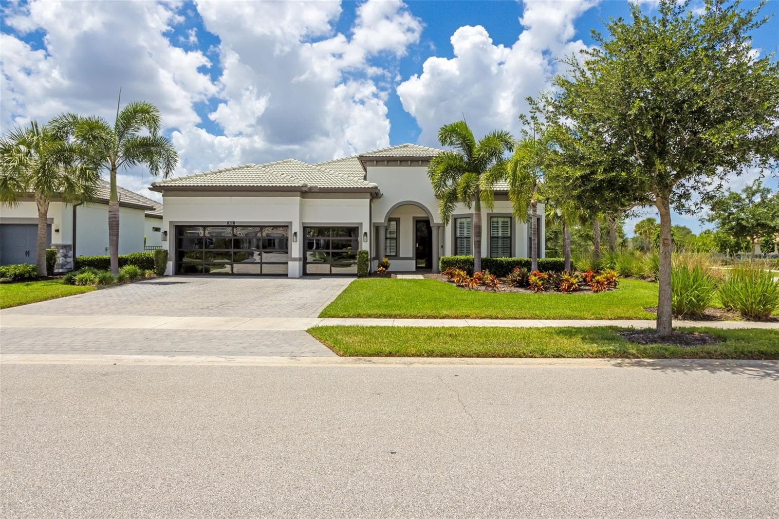 Single Family Residence at 825 SEASCAPE PL, SARASOTA, photo 5 of 95