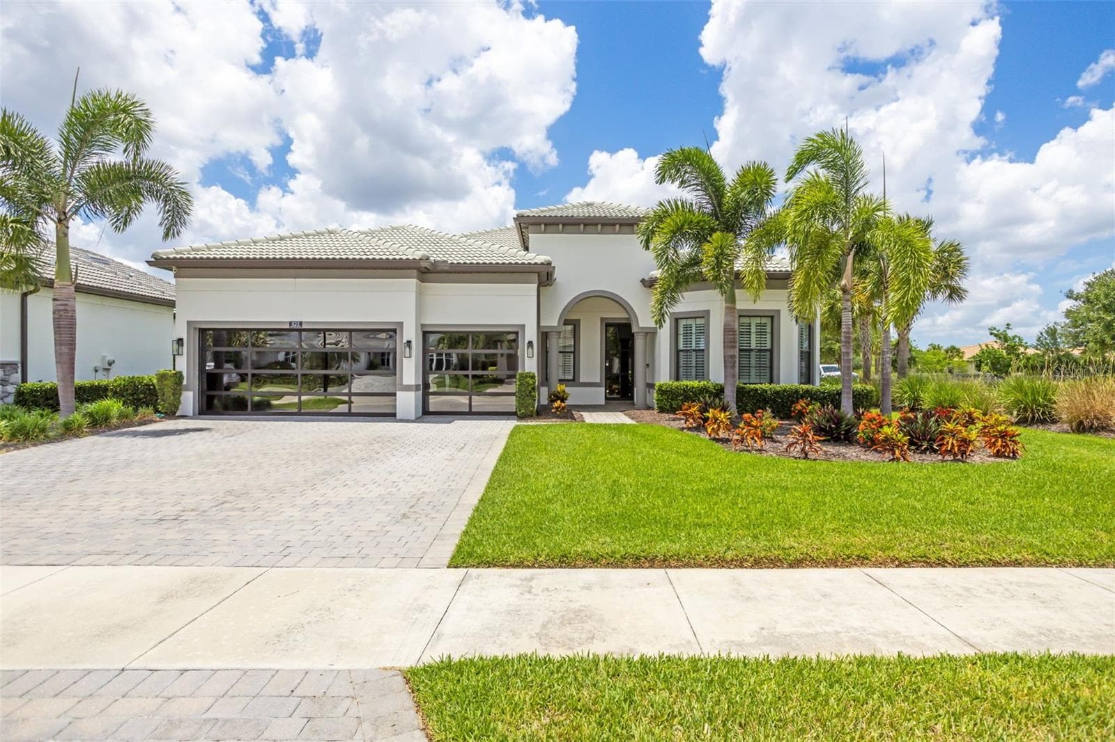 Single Family Residence at 825 SEASCAPE PL, SARASOTA, photo 2 of 95