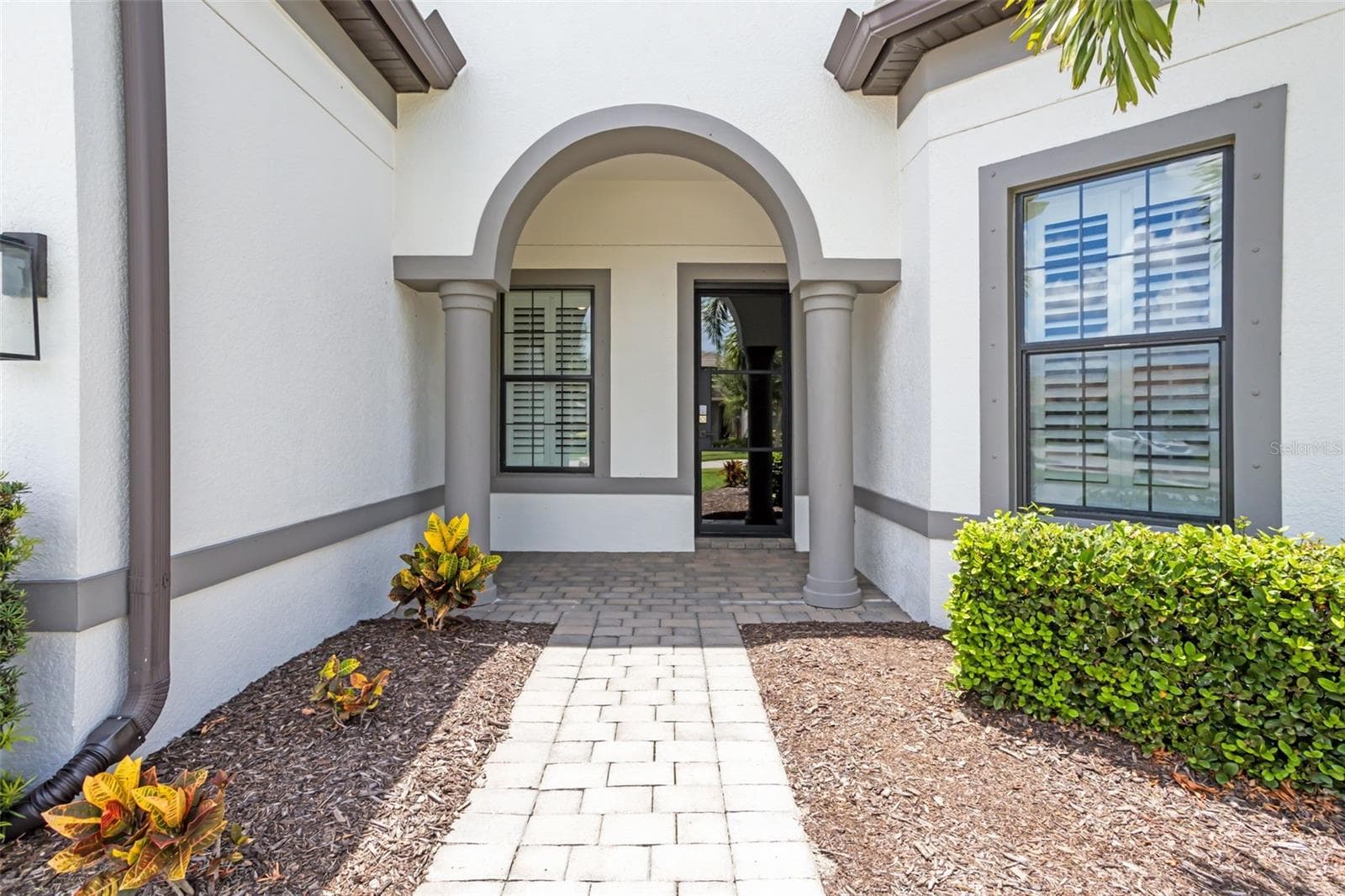 Single Family Residence at 825 SEASCAPE PL, SARASOTA, photo 8 of 95