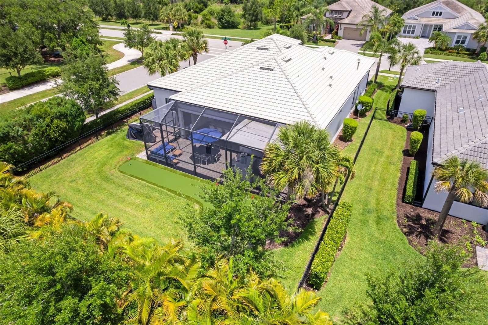 Single Family Residence at 825 SEASCAPE PL, SARASOTA, photo 9 of 95