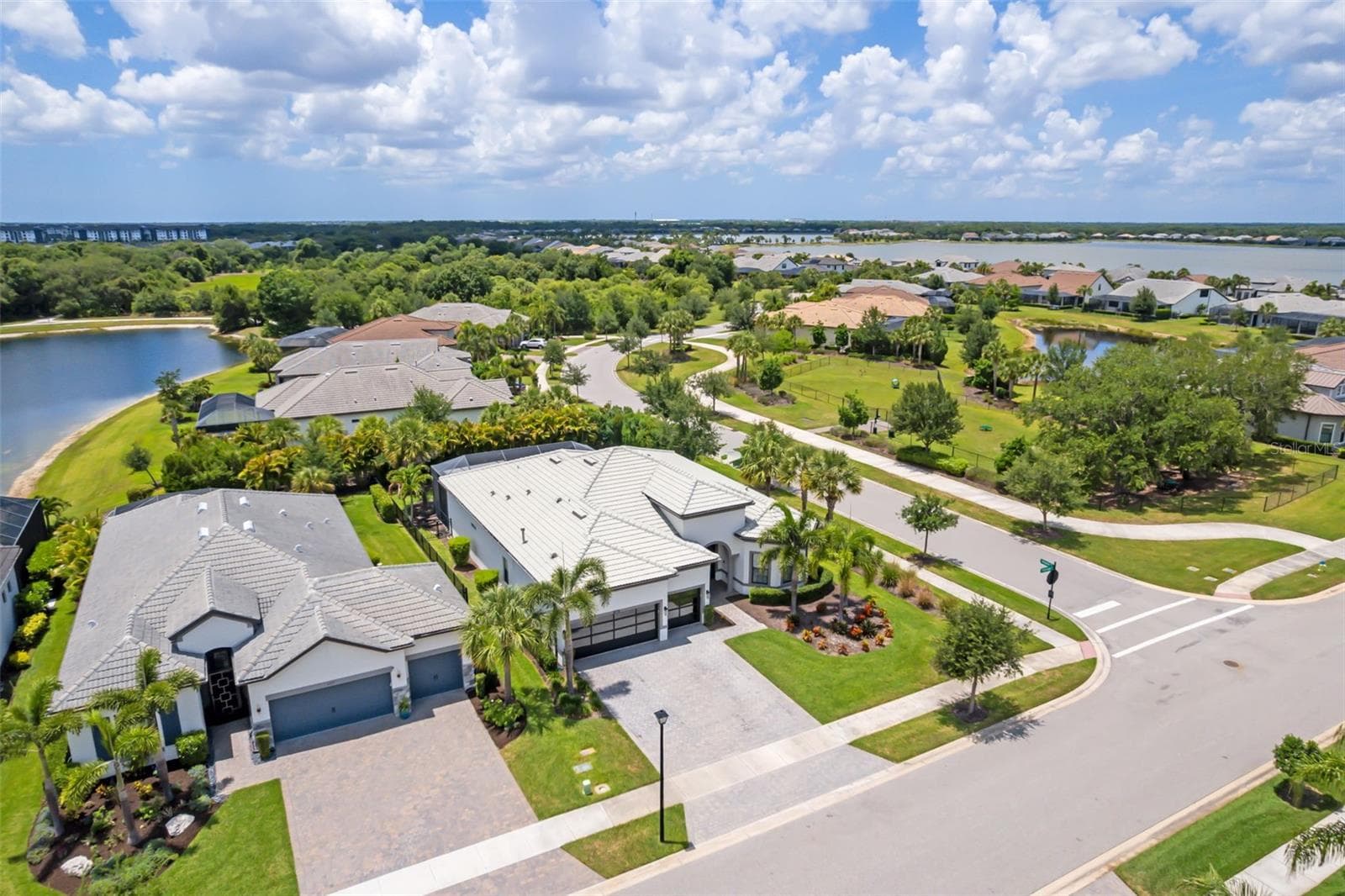 Single Family Residence at 825 SEASCAPE PL, SARASOTA, photo 10 of 95