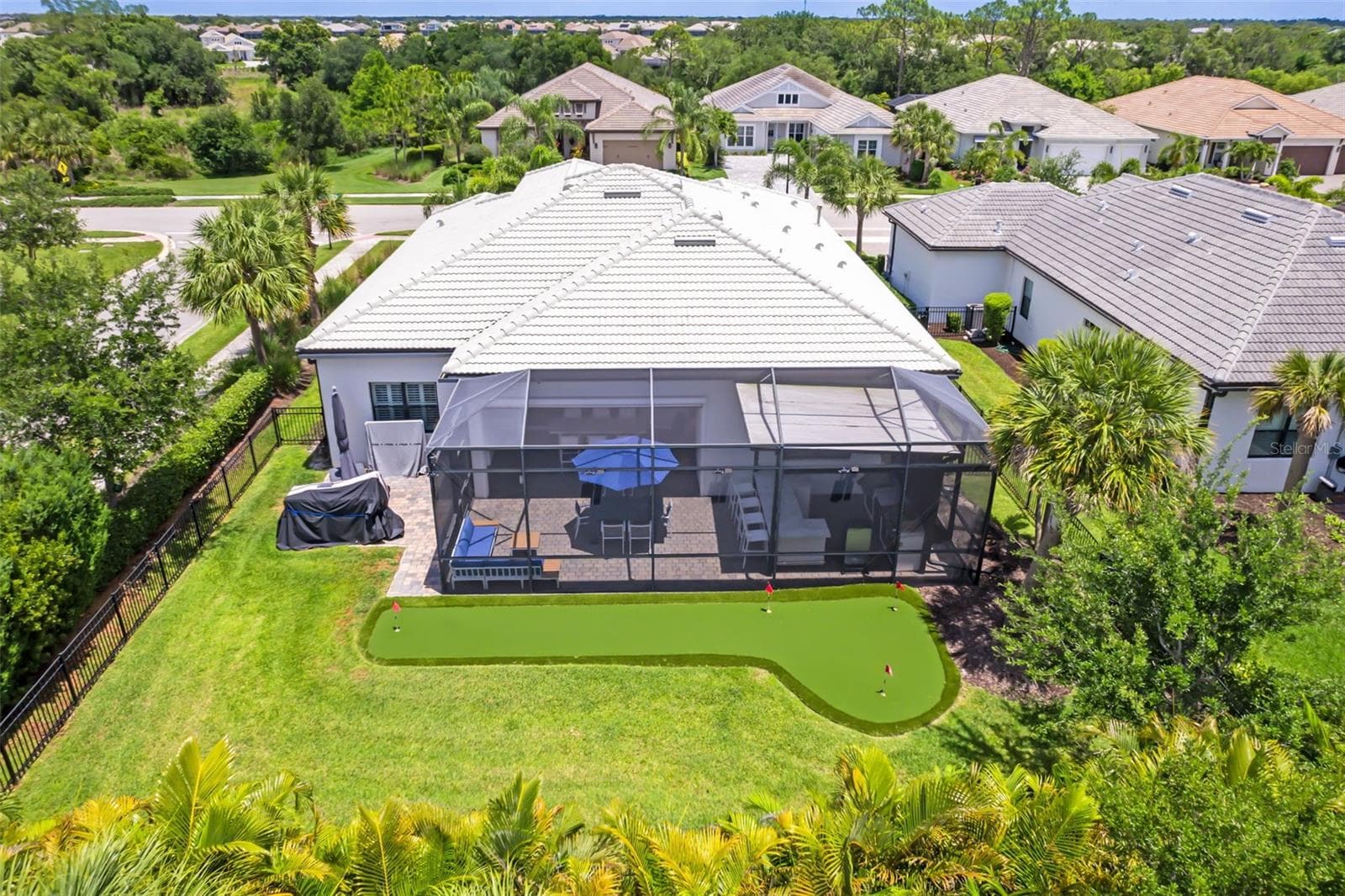 Single Family Residence at 825 SEASCAPE PL, SARASOTA, photo 12 of 95