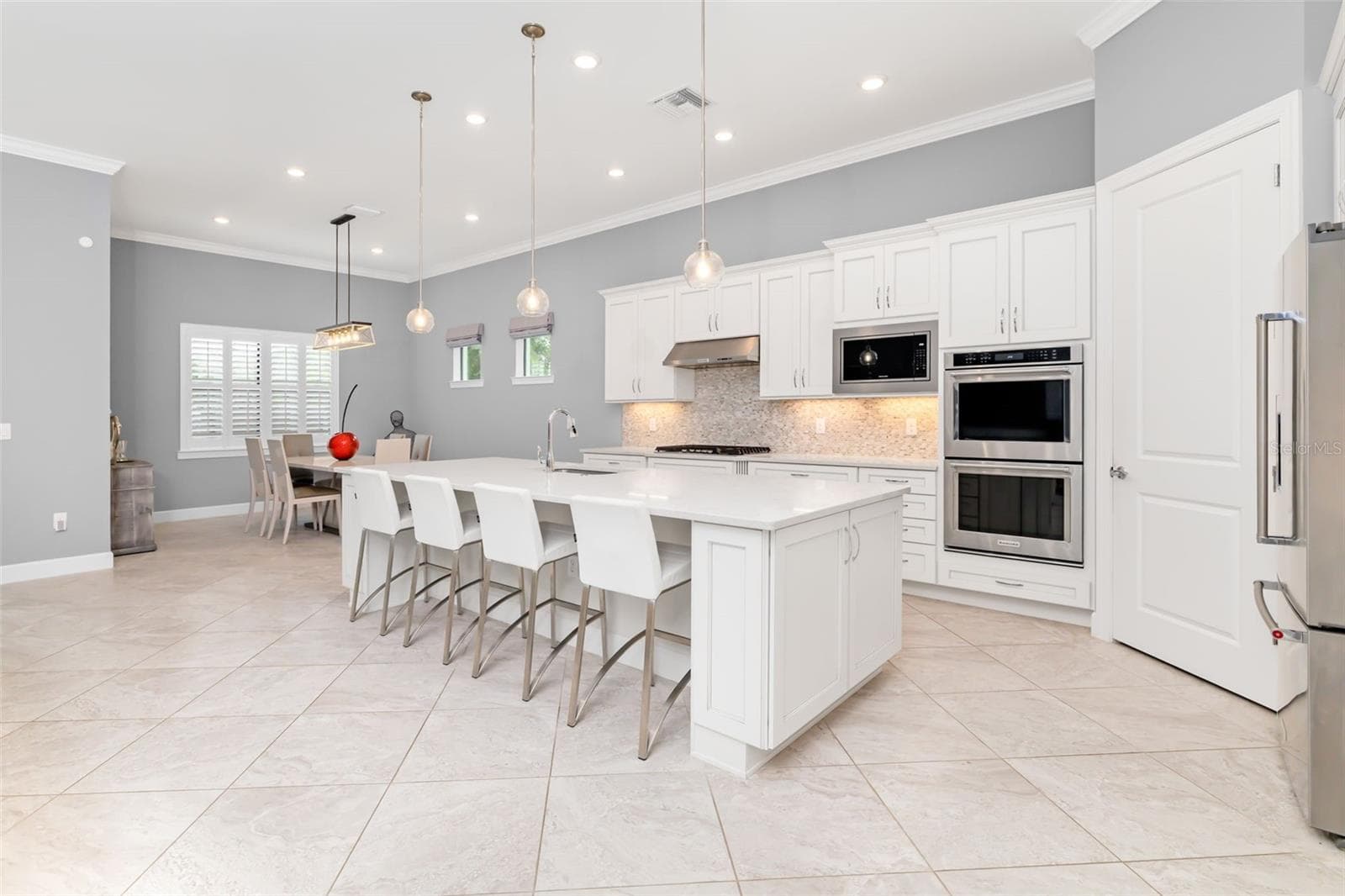 Single Family Residence at 825 SEASCAPE PL, SARASOTA, photo 28 of 95