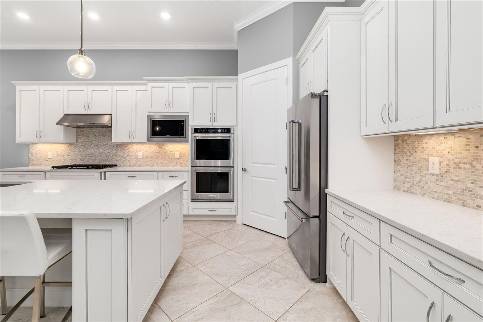 Single Family Residence at 825 SEASCAPE PL, SARASOTA, photo 29 of 95