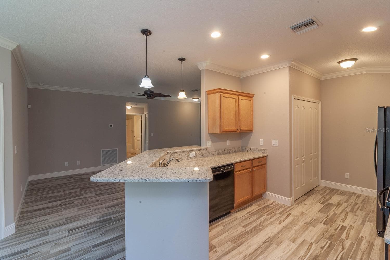 Single Family Residence at 16200 LENORD ST, UMATILLA, photo 7 of 20