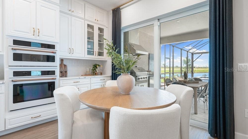 10606 Eclipse Street - Model Home Leaseback - Available Now for Closing! - 10606 ECLIPSE ST, SARASOTA