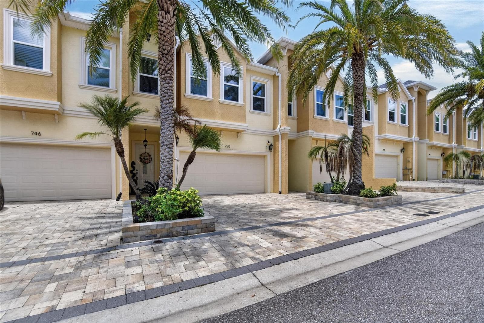 Townhouse at 750 GRAND CYPRESS LN, TARPON SPRINGS, photo 2 of 85