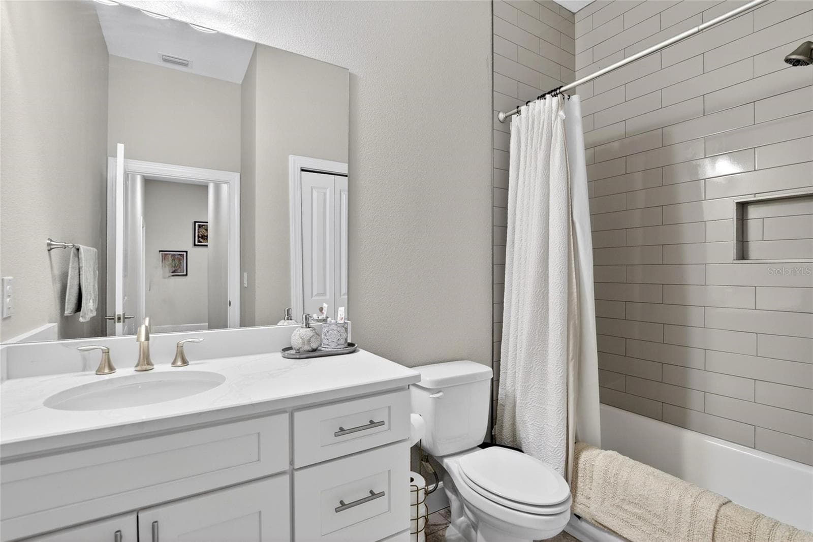Townhouse at 750 GRAND CYPRESS LN, TARPON SPRINGS, photo 15 of 85