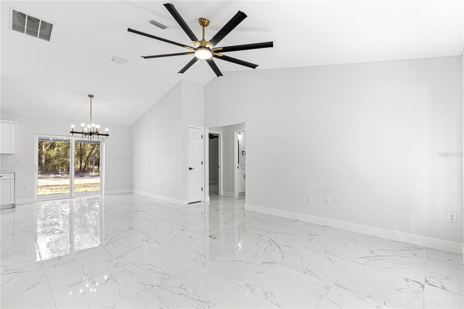 Single Family Residence at 10325 SE 125TH LN, BELLEVIEW, photo 2 of 23