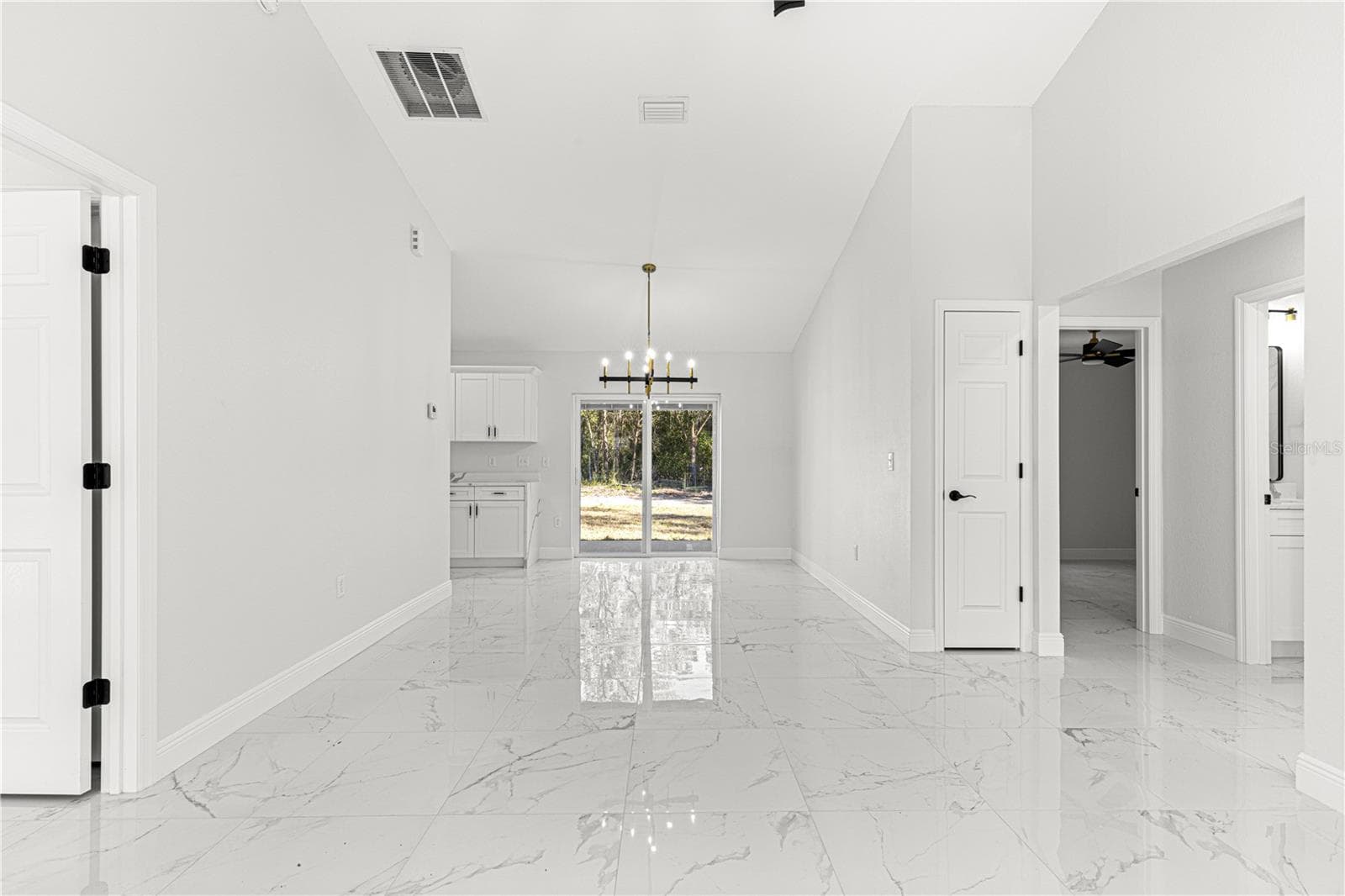 Single Family Residence at 10325 SE 125TH LN, BELLEVIEW, photo 5 of 23