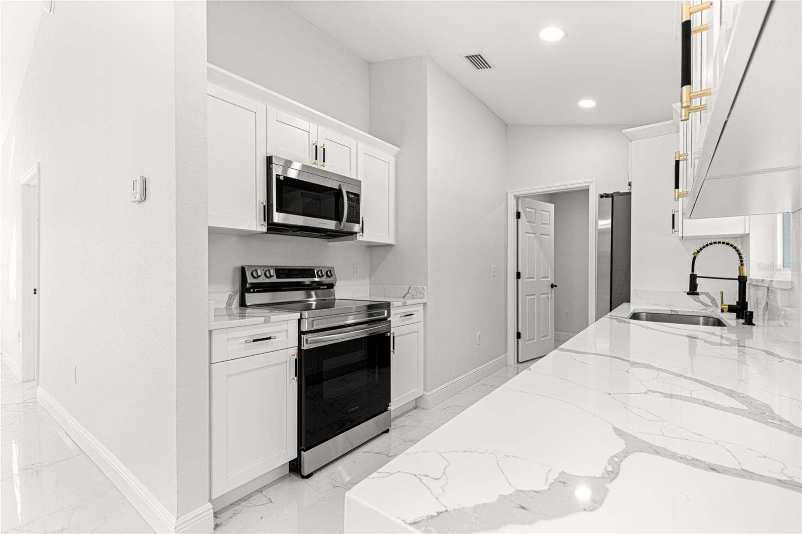 Single Family Residence at 10325 SE 125TH LN, BELLEVIEW, photo 18 of 23