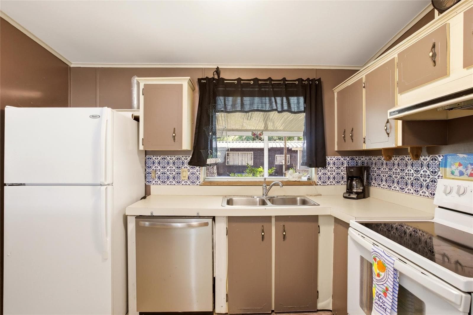 Manufactured Home at 3348 OMEC ST, LAKE WALES, photo 13 of 63