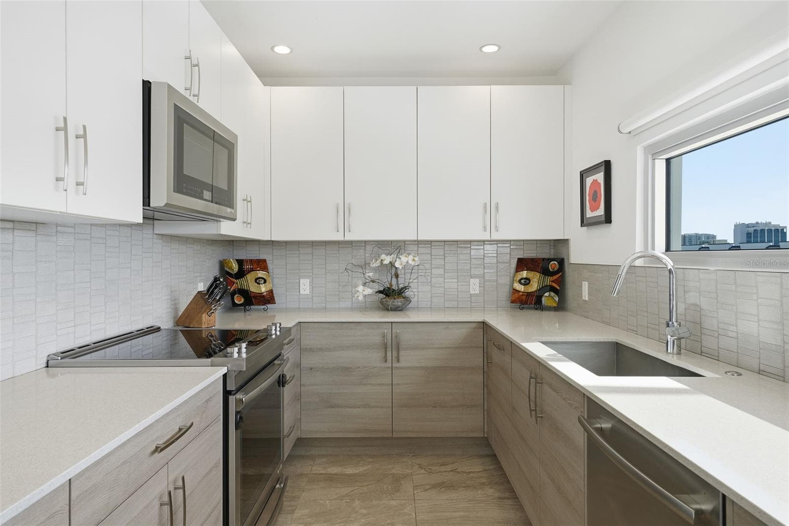 Condominium at 1350 5TH ST #402, SARASOTA, photo 17 of 31