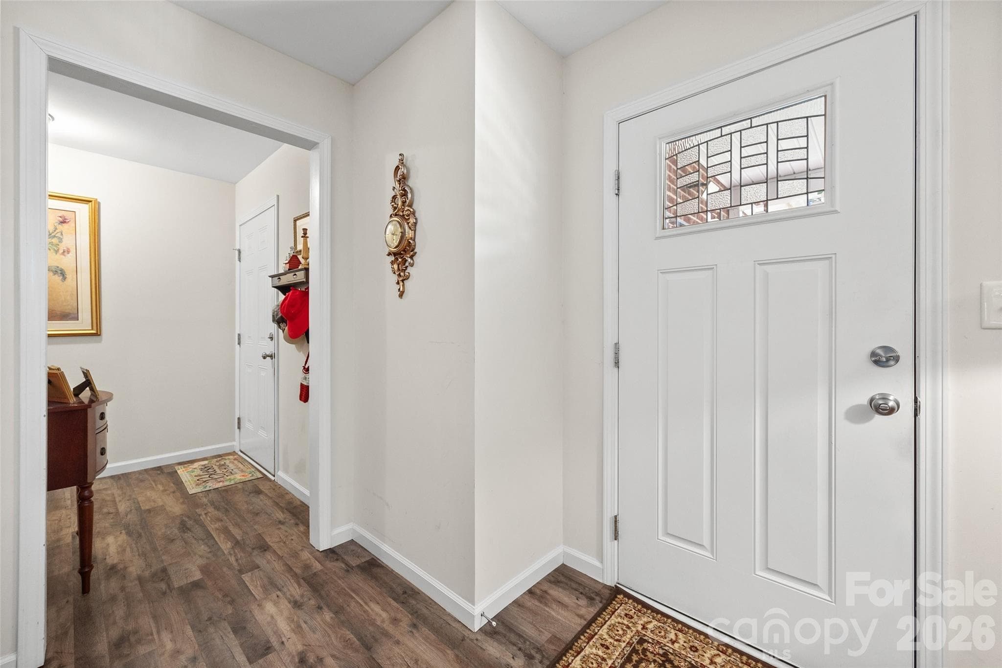 Single Family Residence at 208 Victoria Circle, York, photo 4 of 23