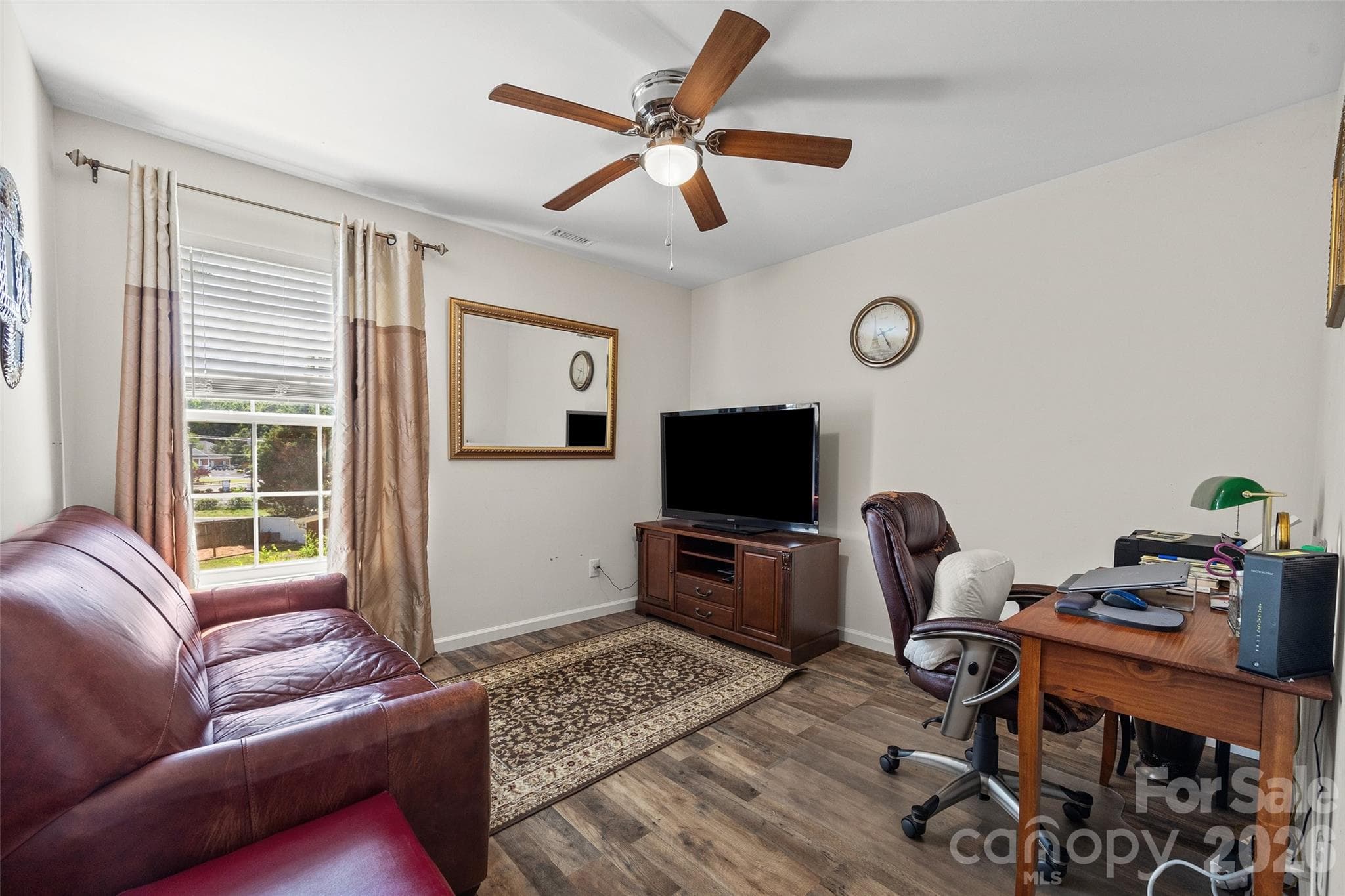 Single Family Residence at 208 Victoria Circle, York, photo 18 of 23