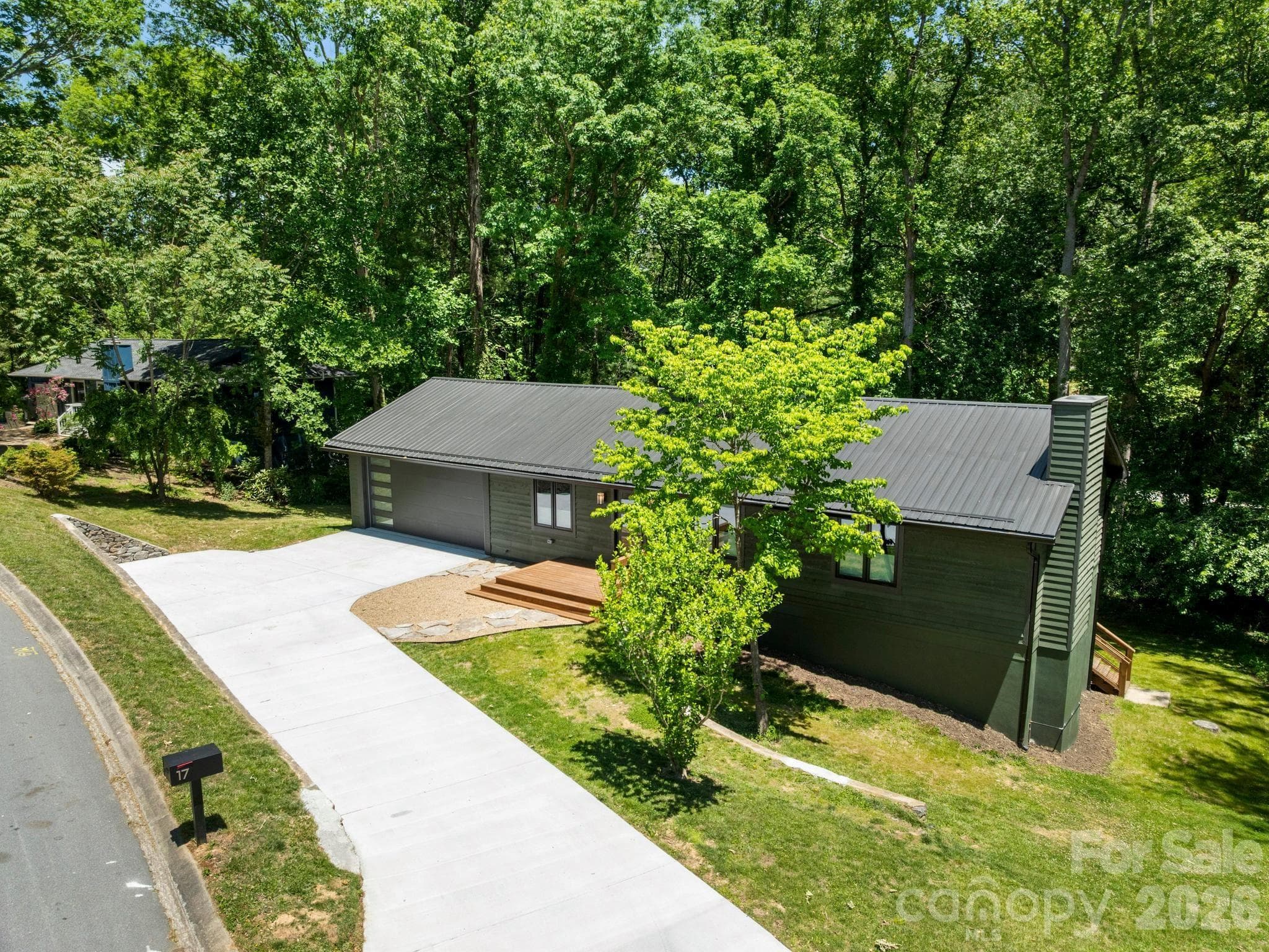 Single Family Residence at 17 Muirfield Drive, Arden, photo 12 of 48