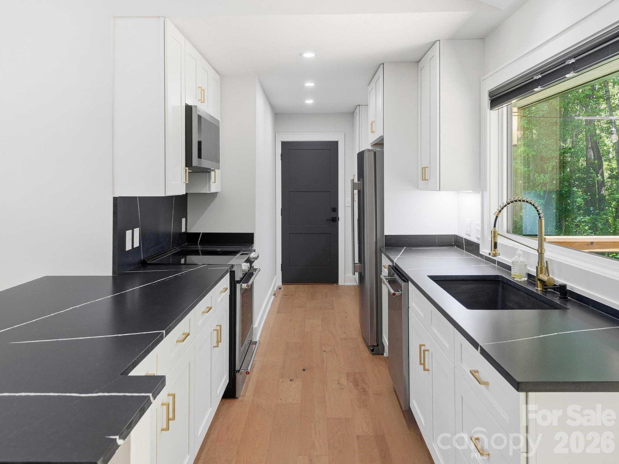 KitchenAid, stainless steel appliances - 17 Muirfield Drive, Arden
