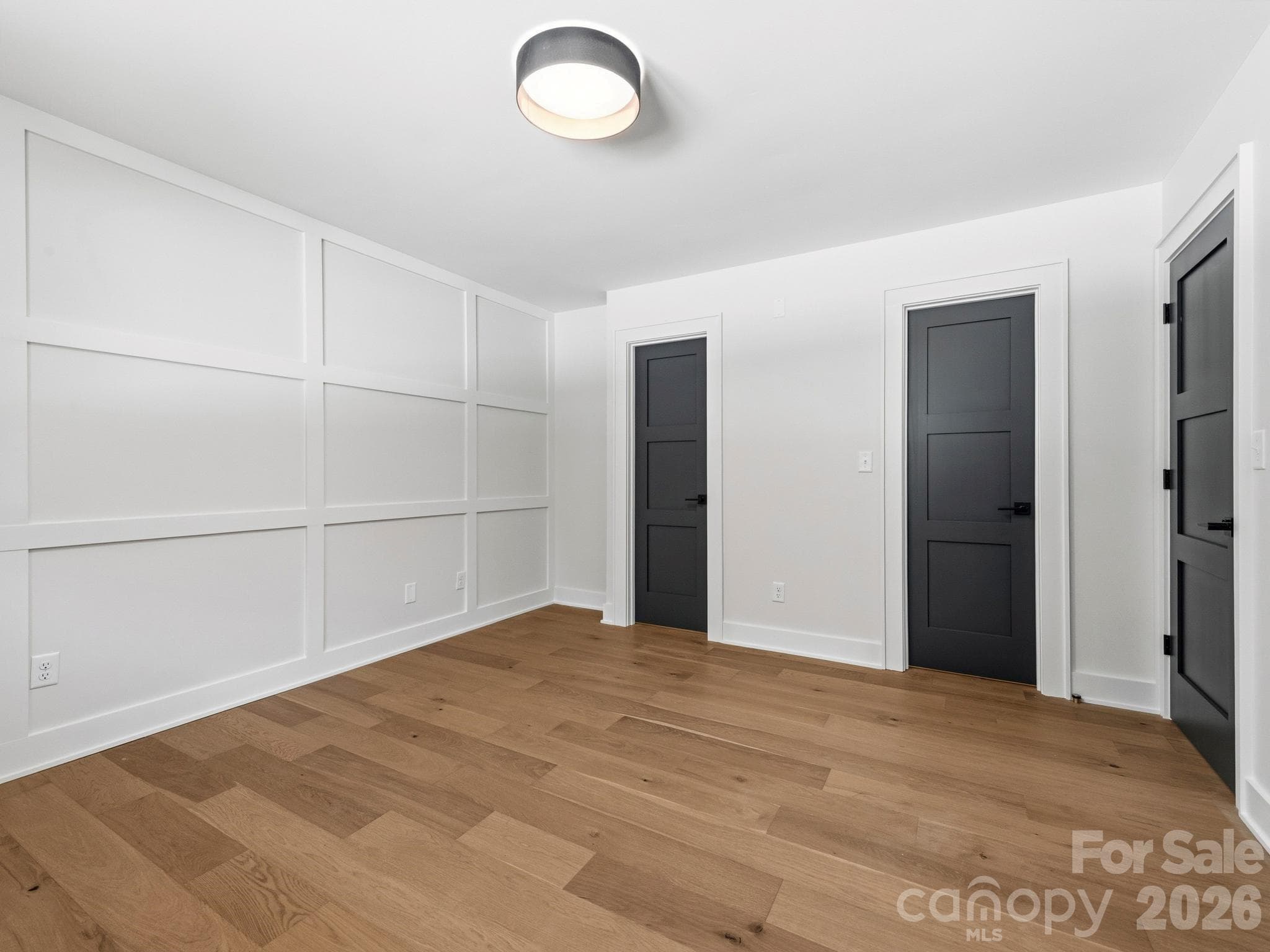 walk-in closet - 17 Muirfield Drive, Arden