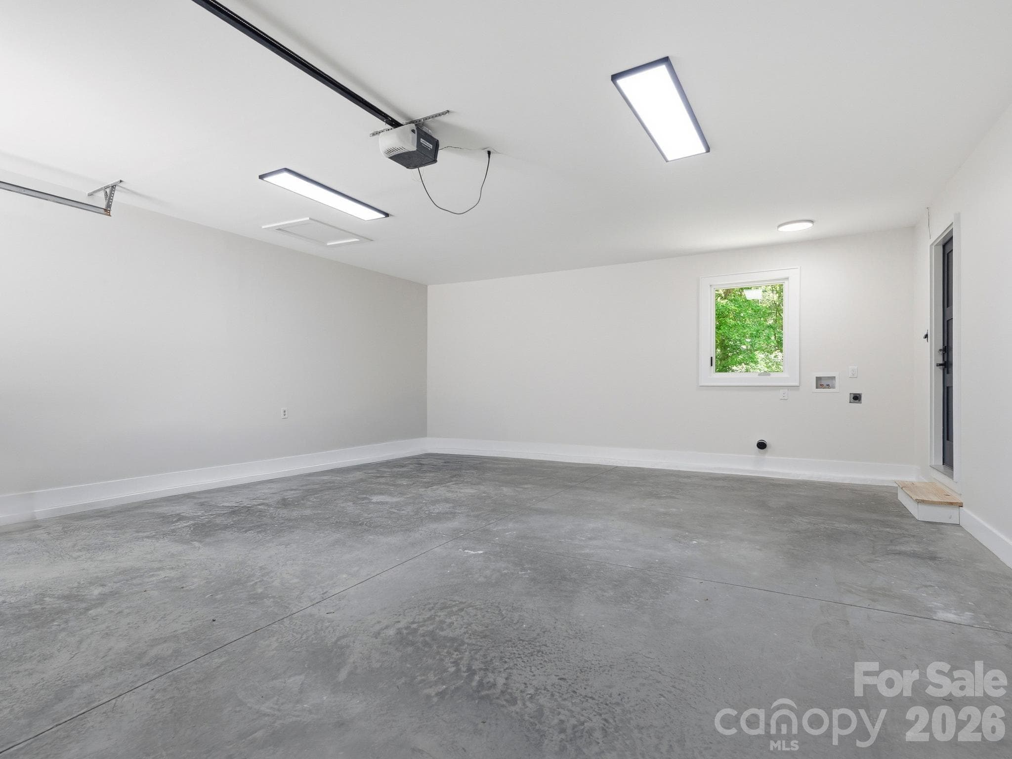 laundry hookup in garage. - 17 Muirfield Drive, Arden