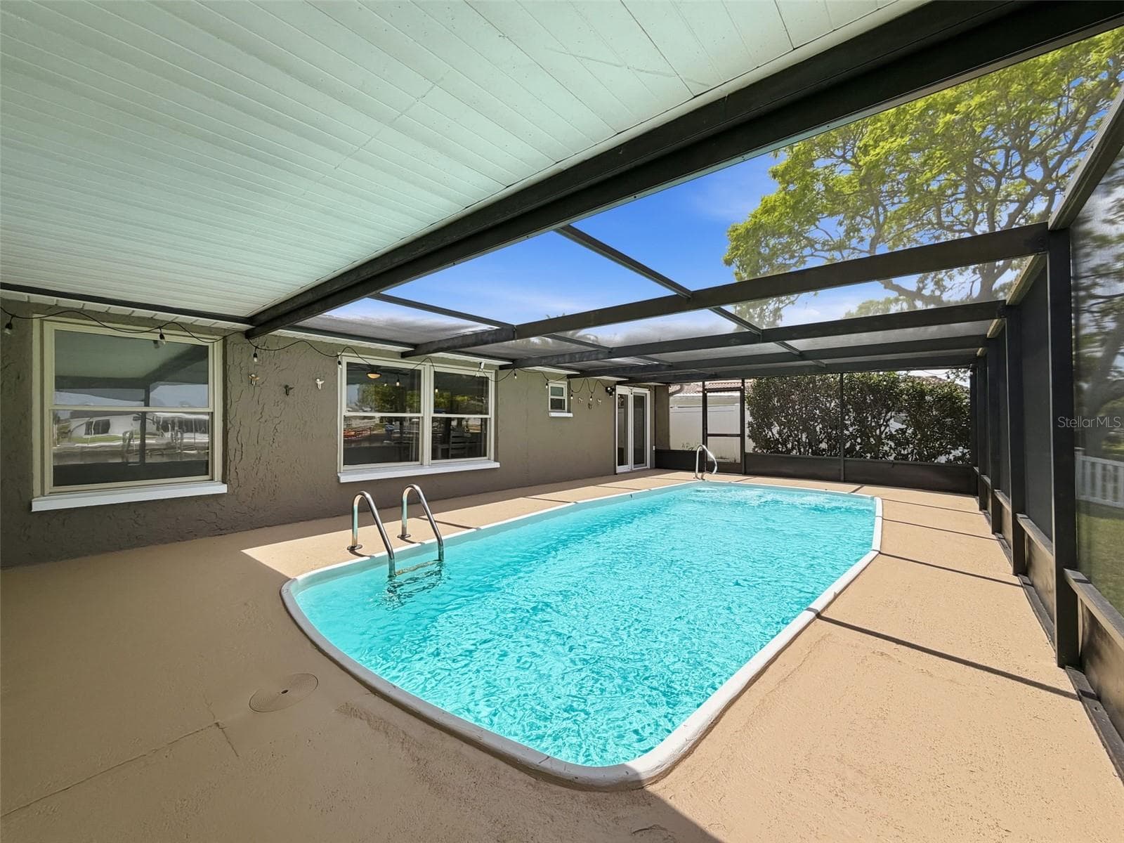 STUNNING SWIMMING POOL - 12735 1ST ISLE, HUDSON